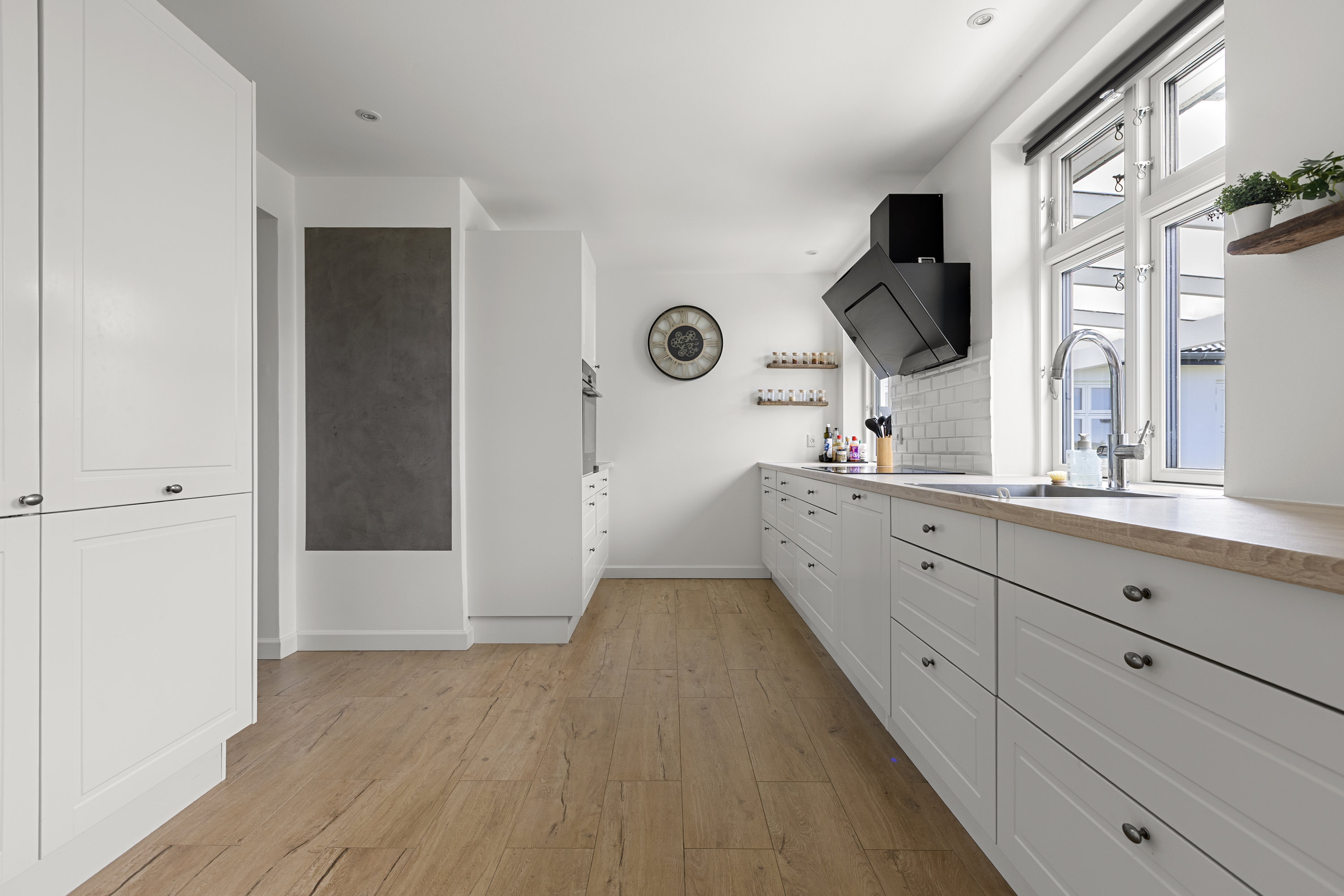 Fremhævet køkken billede i fuldskærmstilstand. Billede af Veddevej 3C, 4190 Munke Bjergby