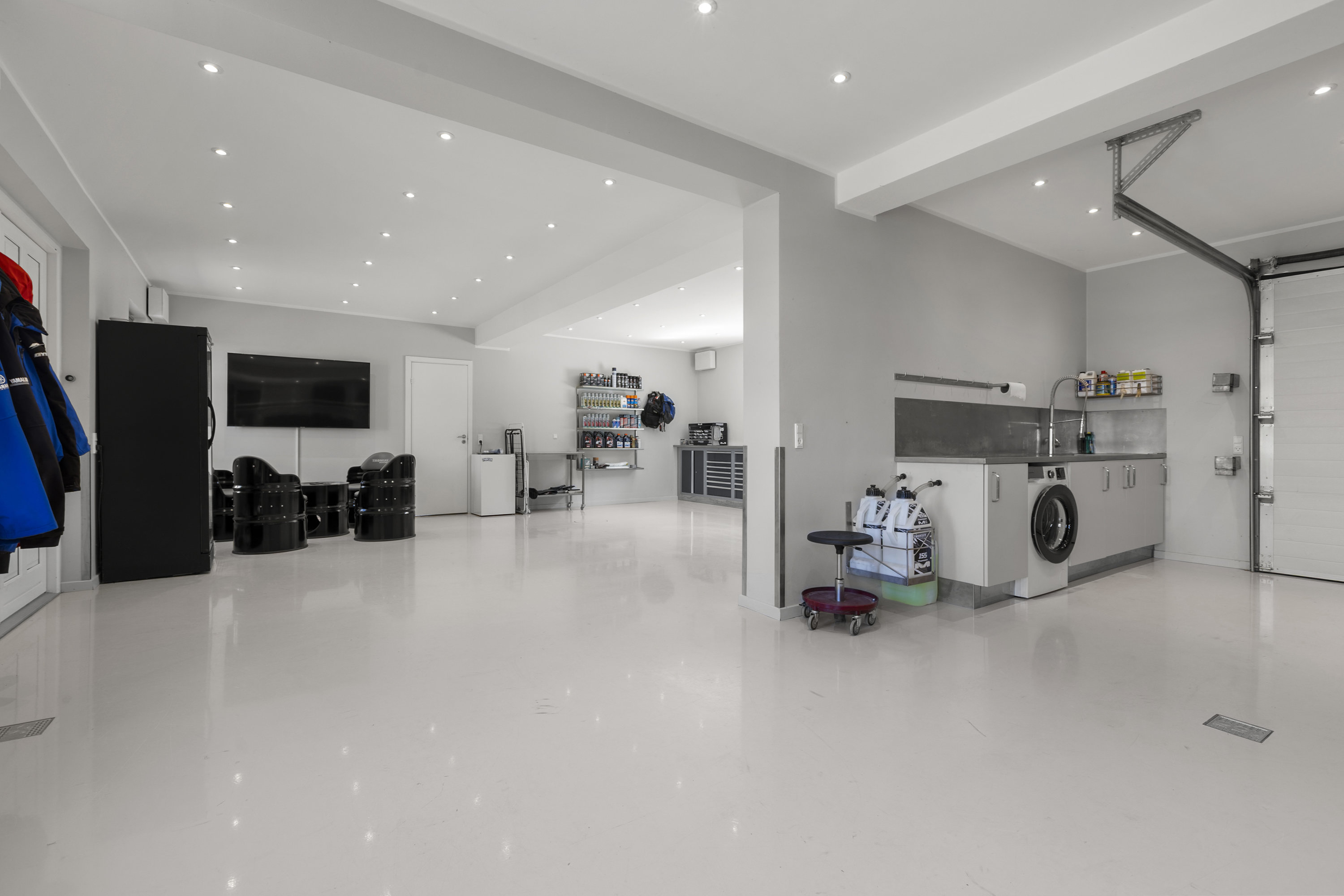 Fremhævet garage billede i fuldskærmstilstand. Billede af Veddevej 3C, 4190 Munke Bjergby