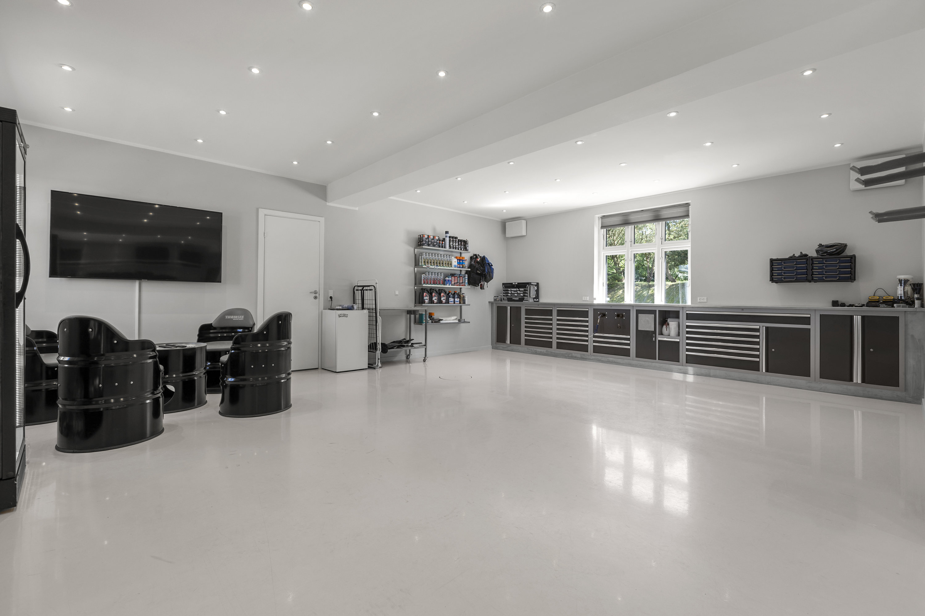 Fremhævet garage billede i fuldskærmstilstand. Billede af Veddevej 3C, 4190 Munke Bjergby