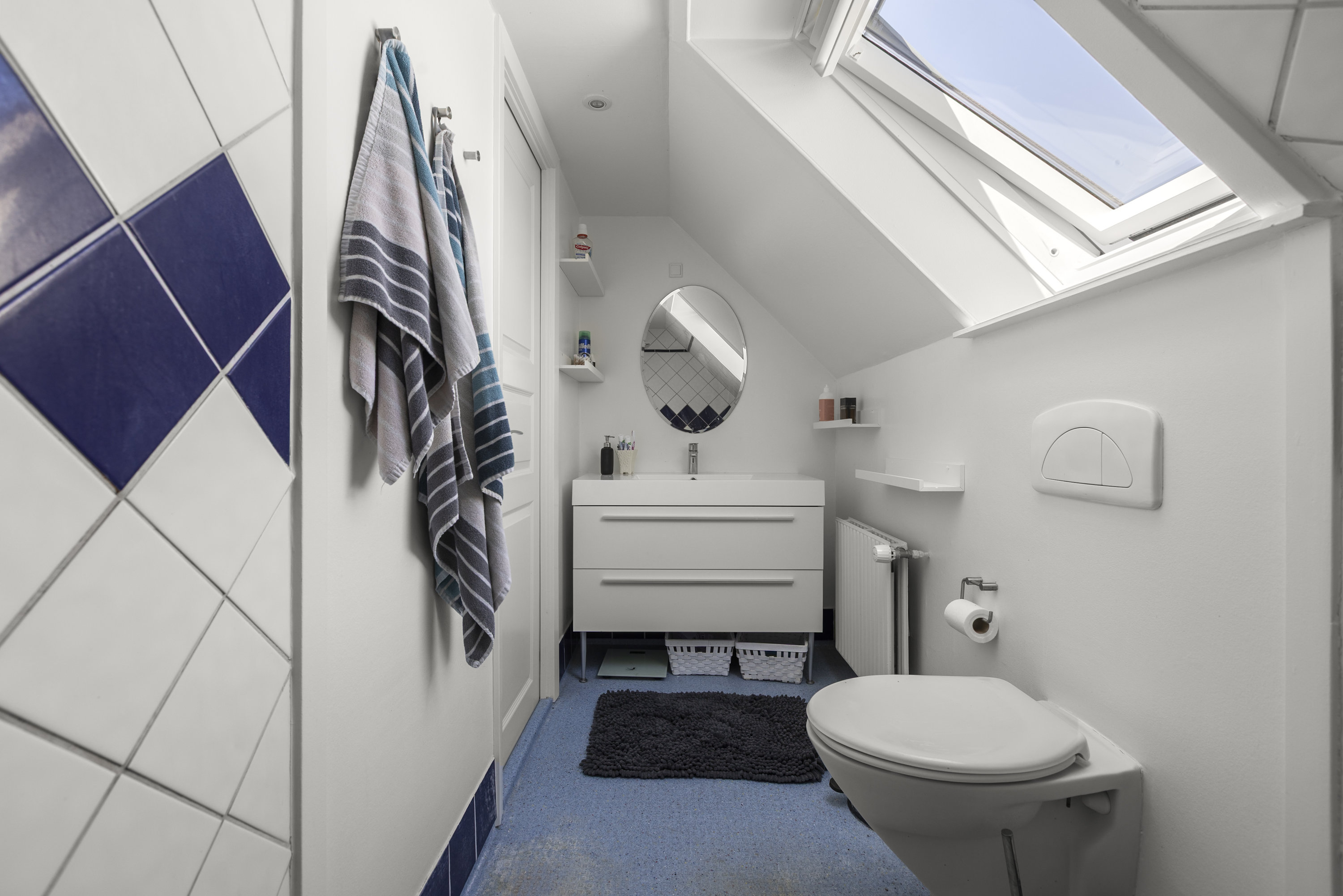 Fremhævet badeværelse billede i fuldskærmstilstand. Billede af Veddevej 3C, 4190 Munke Bjergby