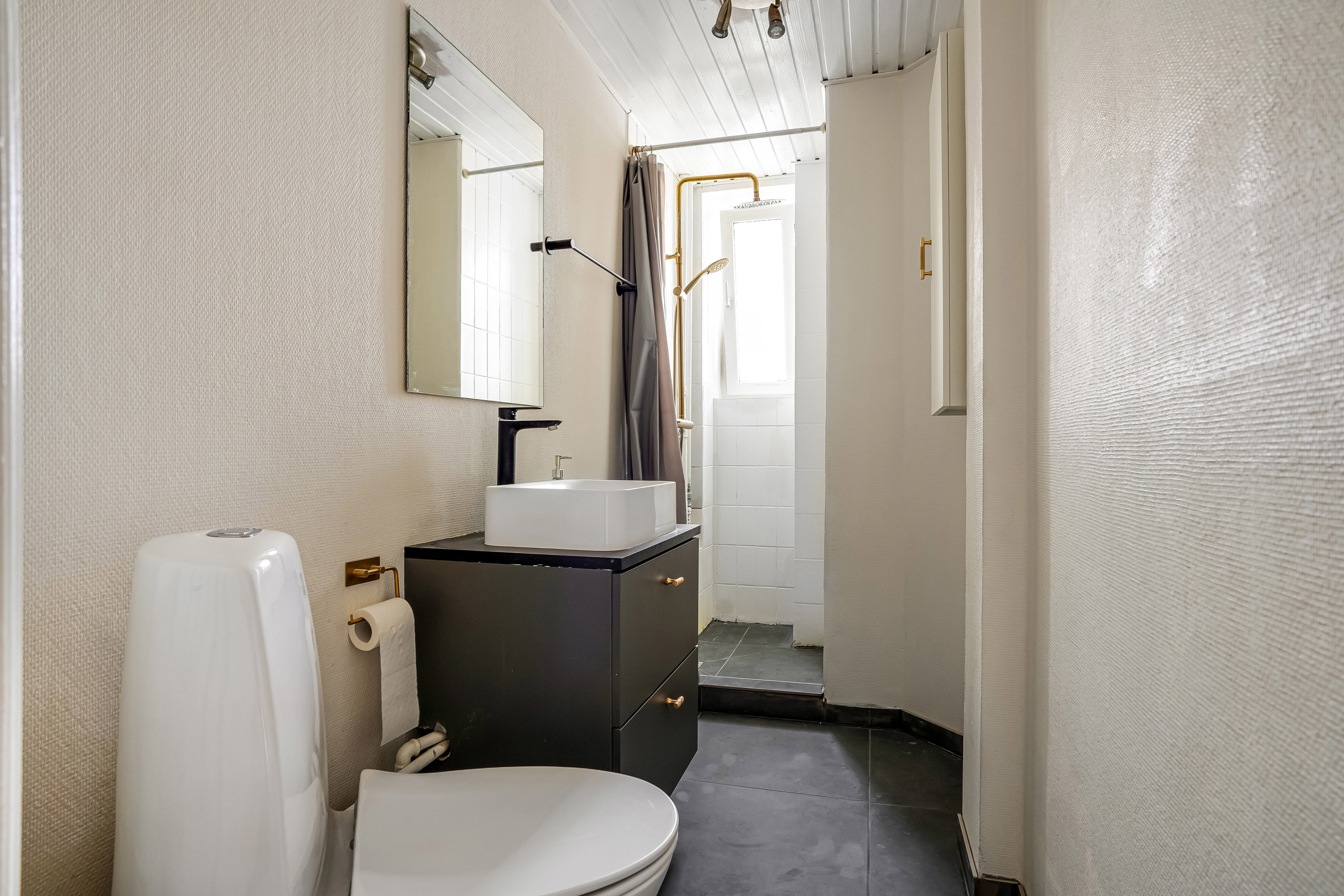 Fremhævet badeværelse billede i fuldskærmstilstand. Billede af Drewsensvej 29, 1. tv., 5000 Odense C