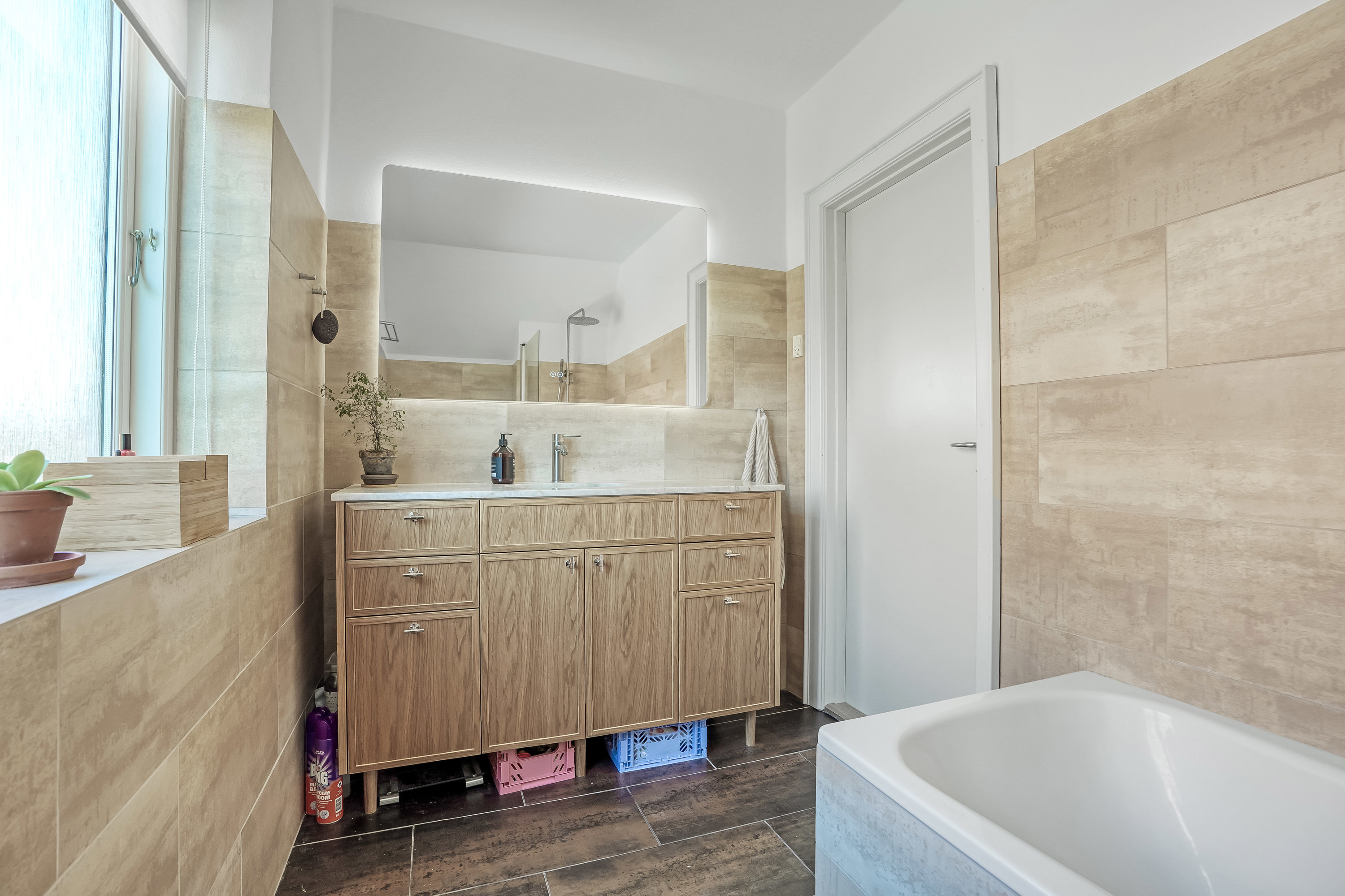 Fremhævet badeværelse billede i fuldskærmstilstand. Billede af Chr. Winthers Vej 18, 5230 Odense M