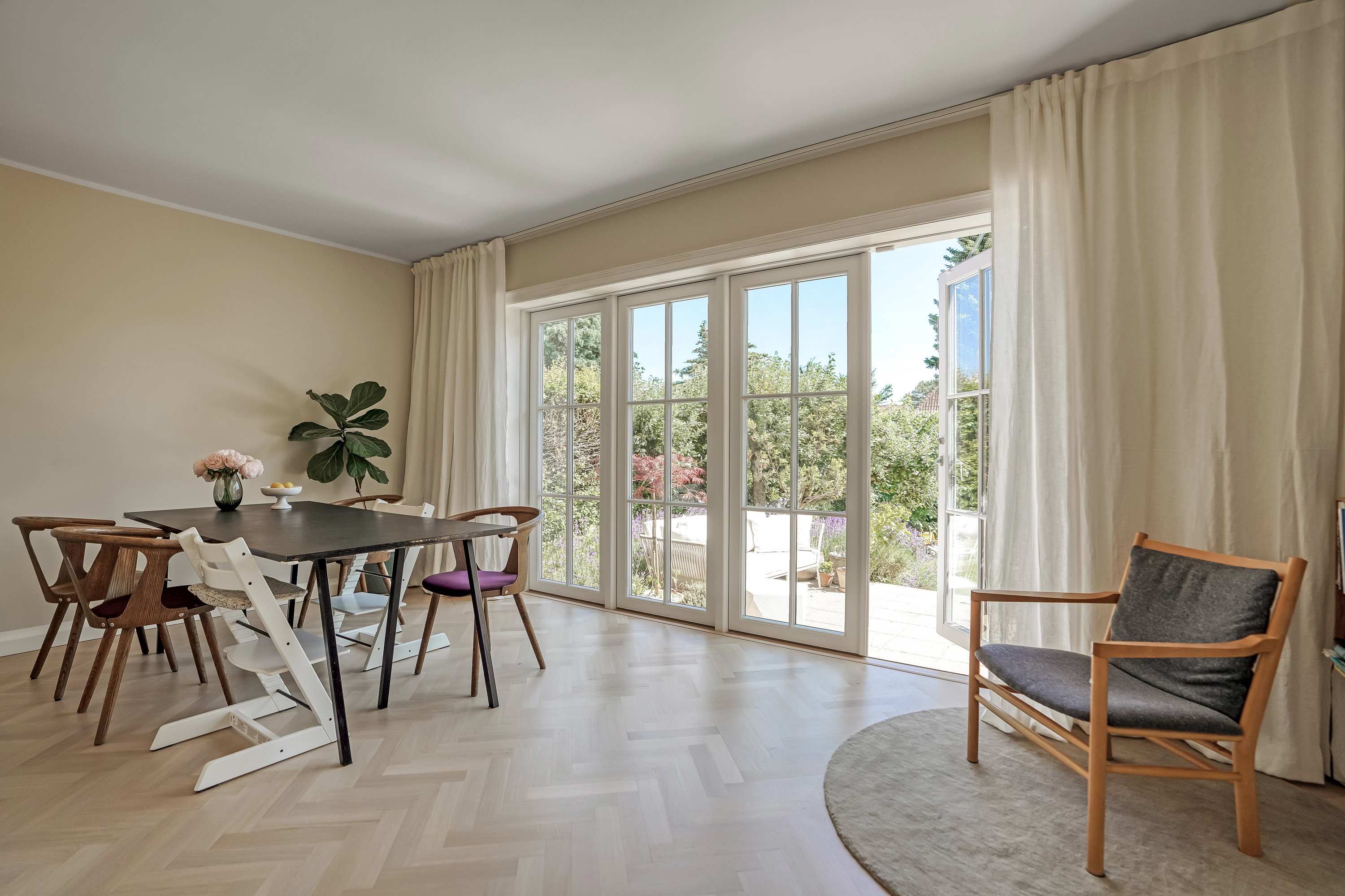 Fremhævet stue billede i fuldskærmstilstand. Billede af Chr. Winthers Vej 18, 5230 Odense M