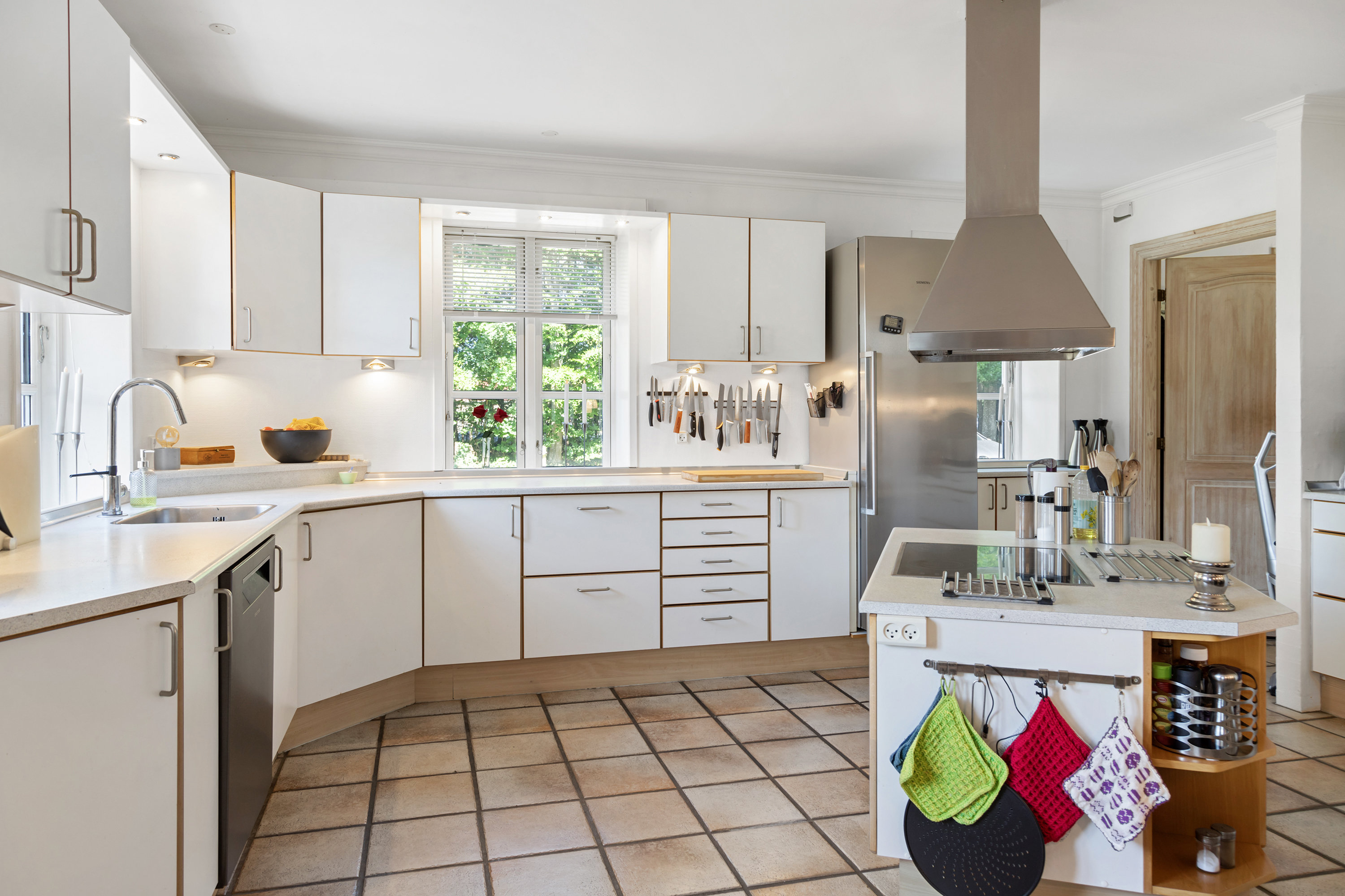 Fremhævet køkken billede i fuldskærmstilstand. Billede af Golfvejen 62, 9700 Brønderslev