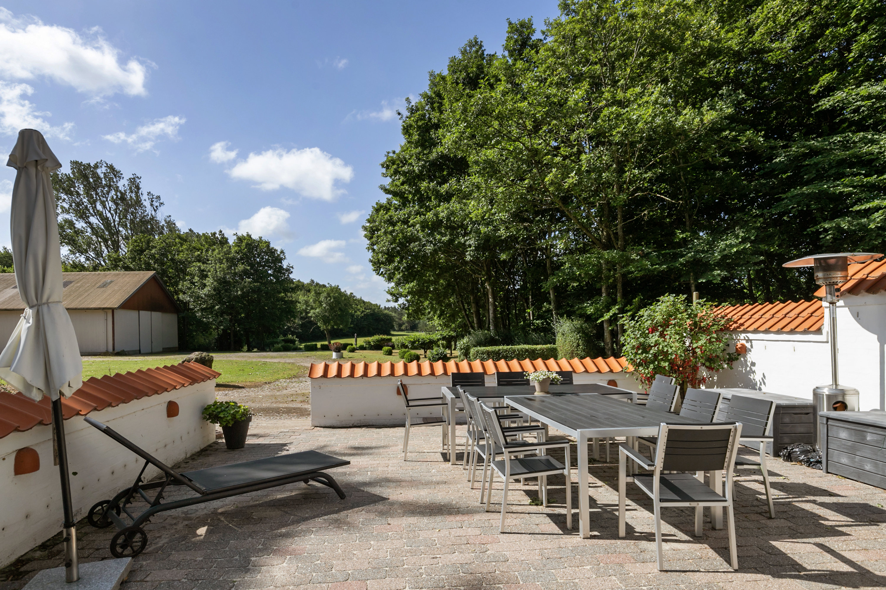 Fremhævet terrasse billede i fuldskærmstilstand. Billede af Golfvejen 62, 9700 Brønderslev