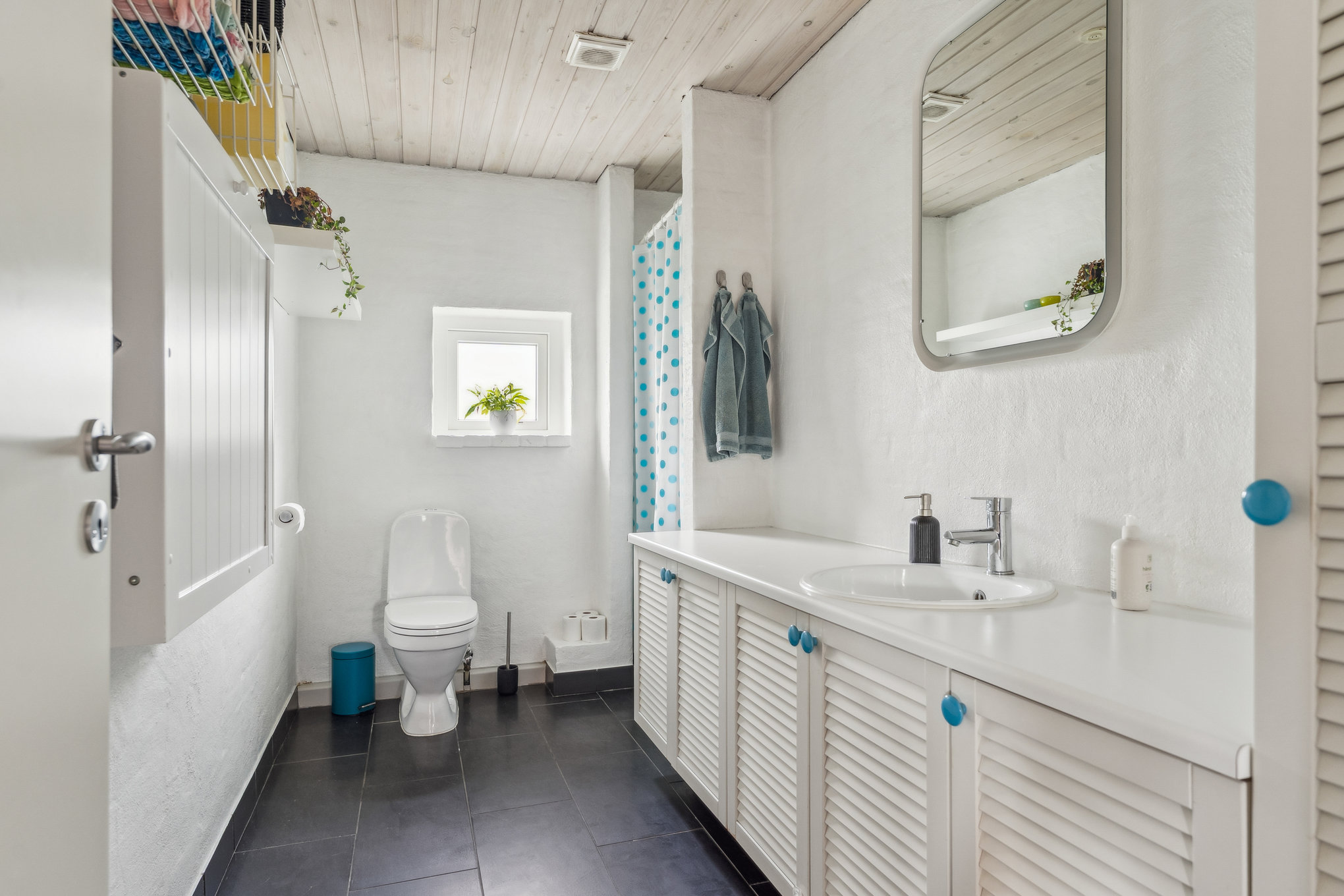 Fremhævet badeværelse billede i fuldskærmstilstand. Billede af Niels Bohrs Vej 5, 8920 Randers NV