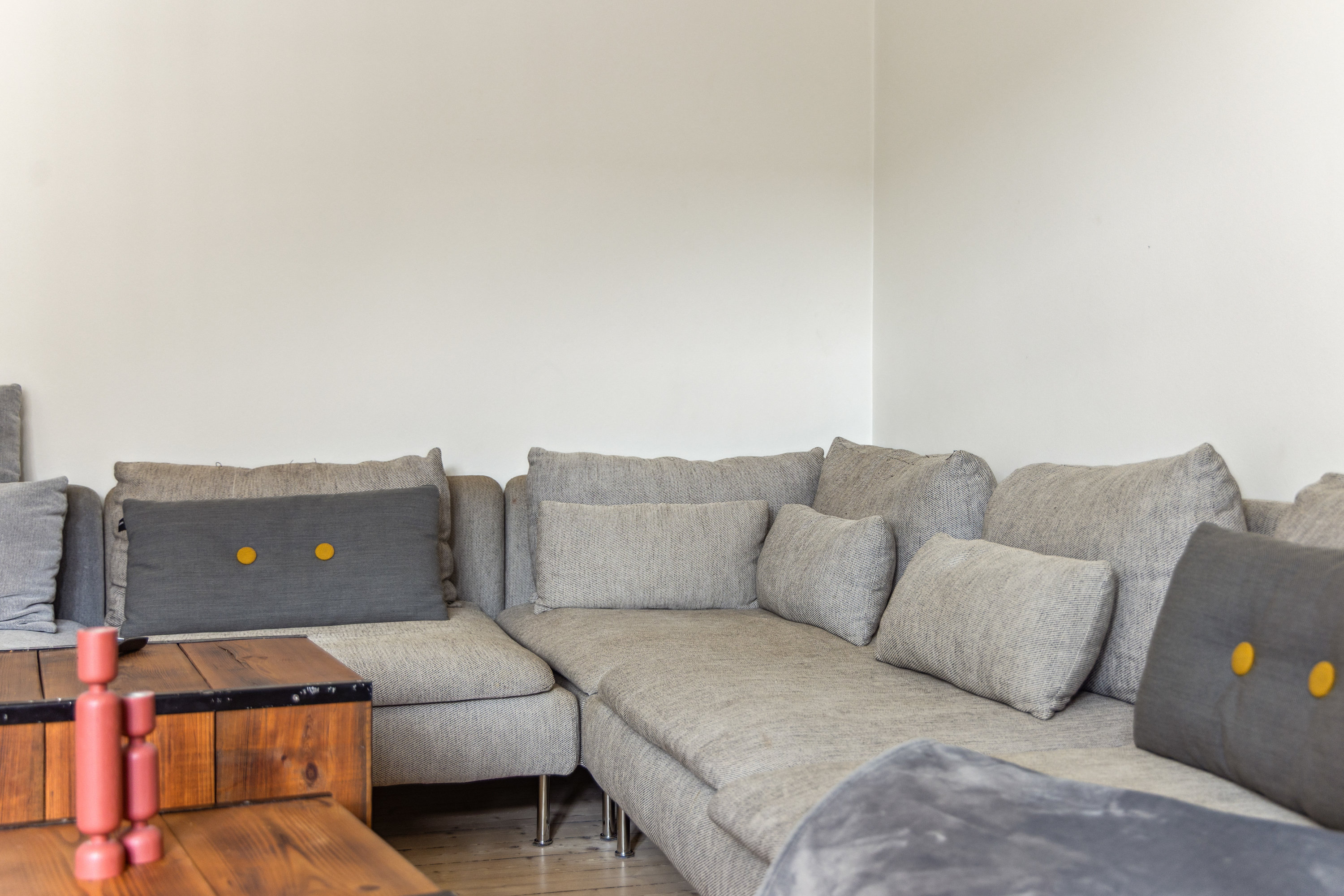 Fremhævet stue billede i fuldskærmstilstand. Billede af Galstersgade 15, 9400 Nørresundby