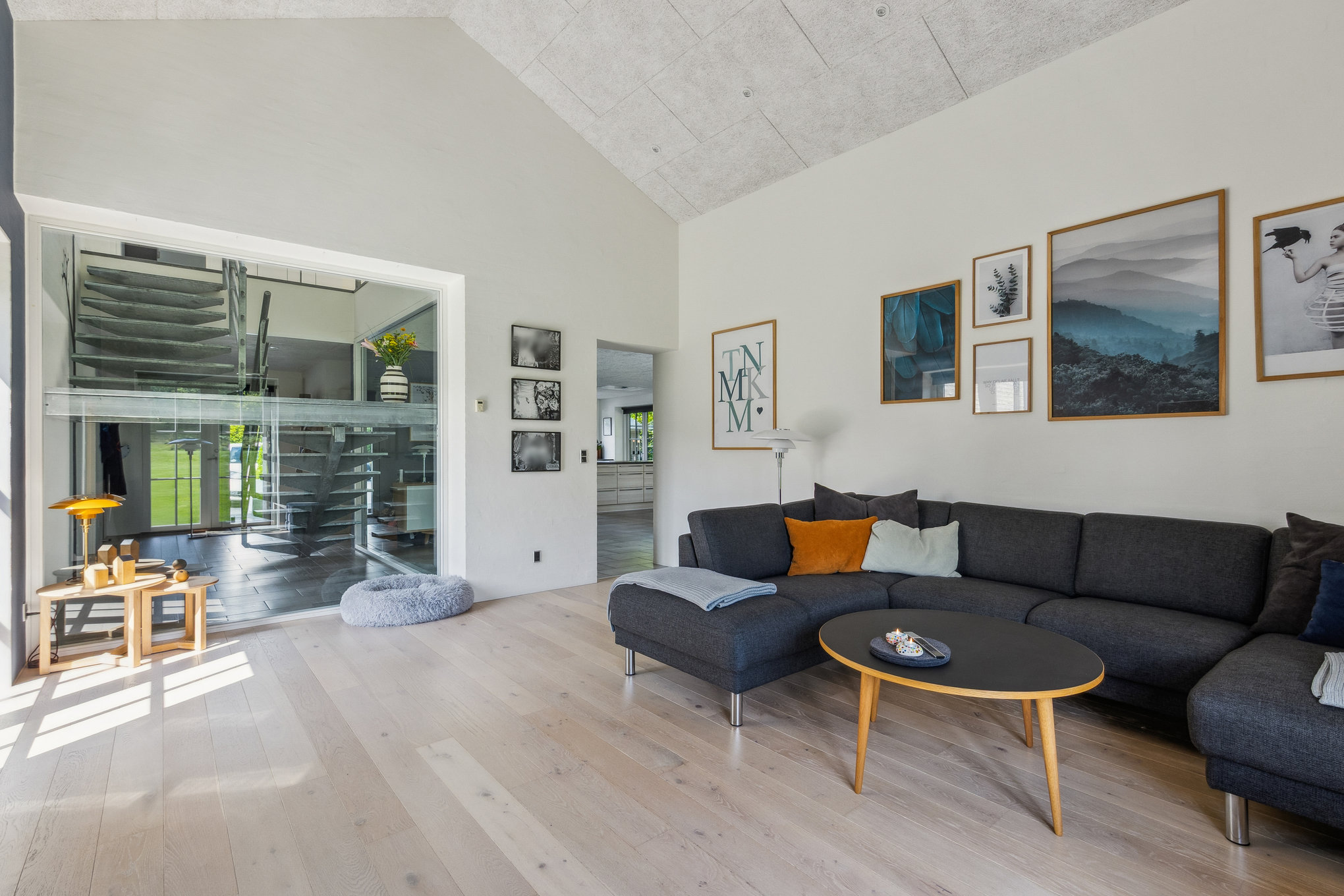 Fremhævet stue billede i fuldskærmstilstand. Billede af Tjørnelundsvej 18, Lem, 8930 Randers NØ