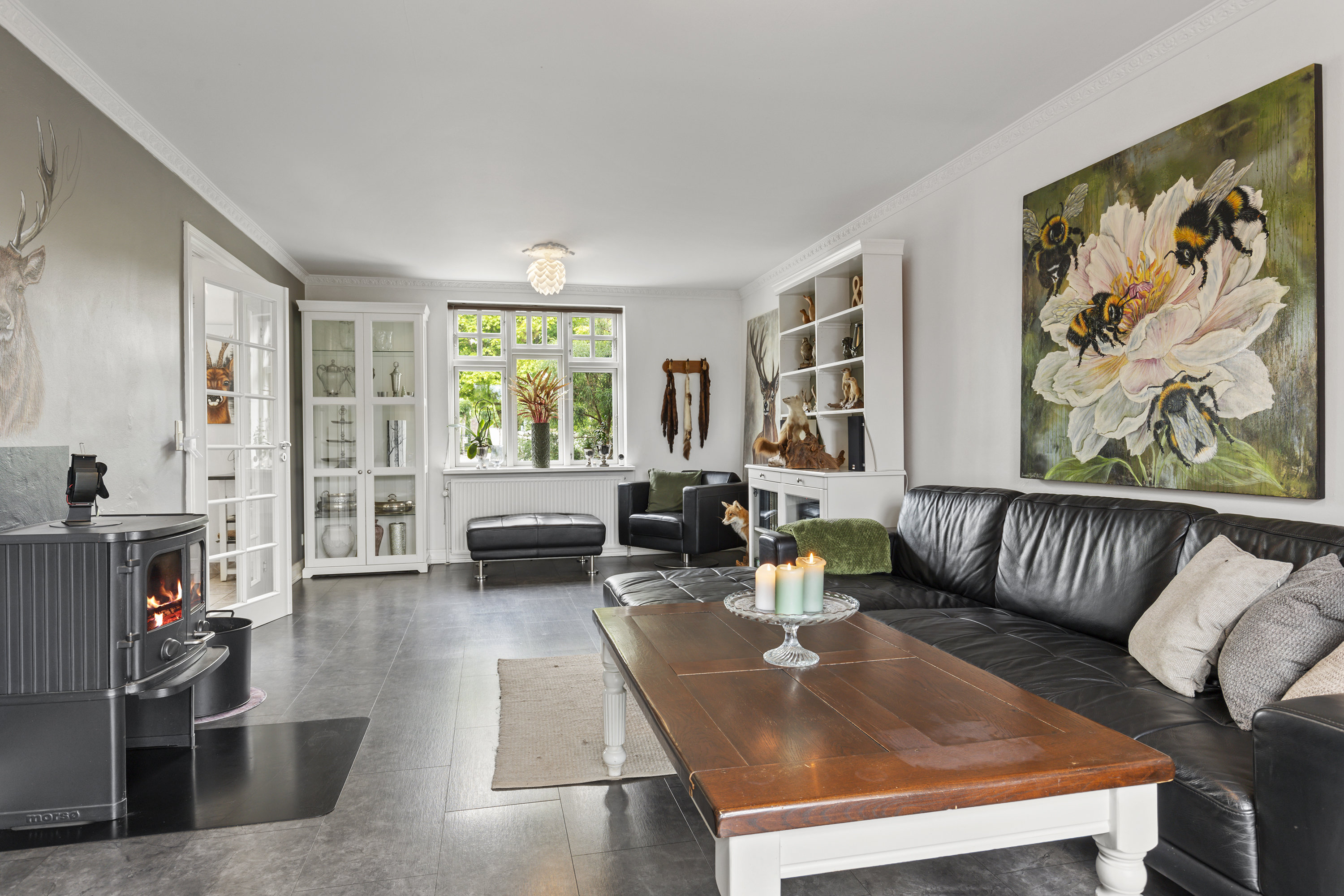 Fremhævet stue billede i fuldskærmstilstand. Billede af Kirkevangen 71, Østerbølle, 9620 Aalestrup