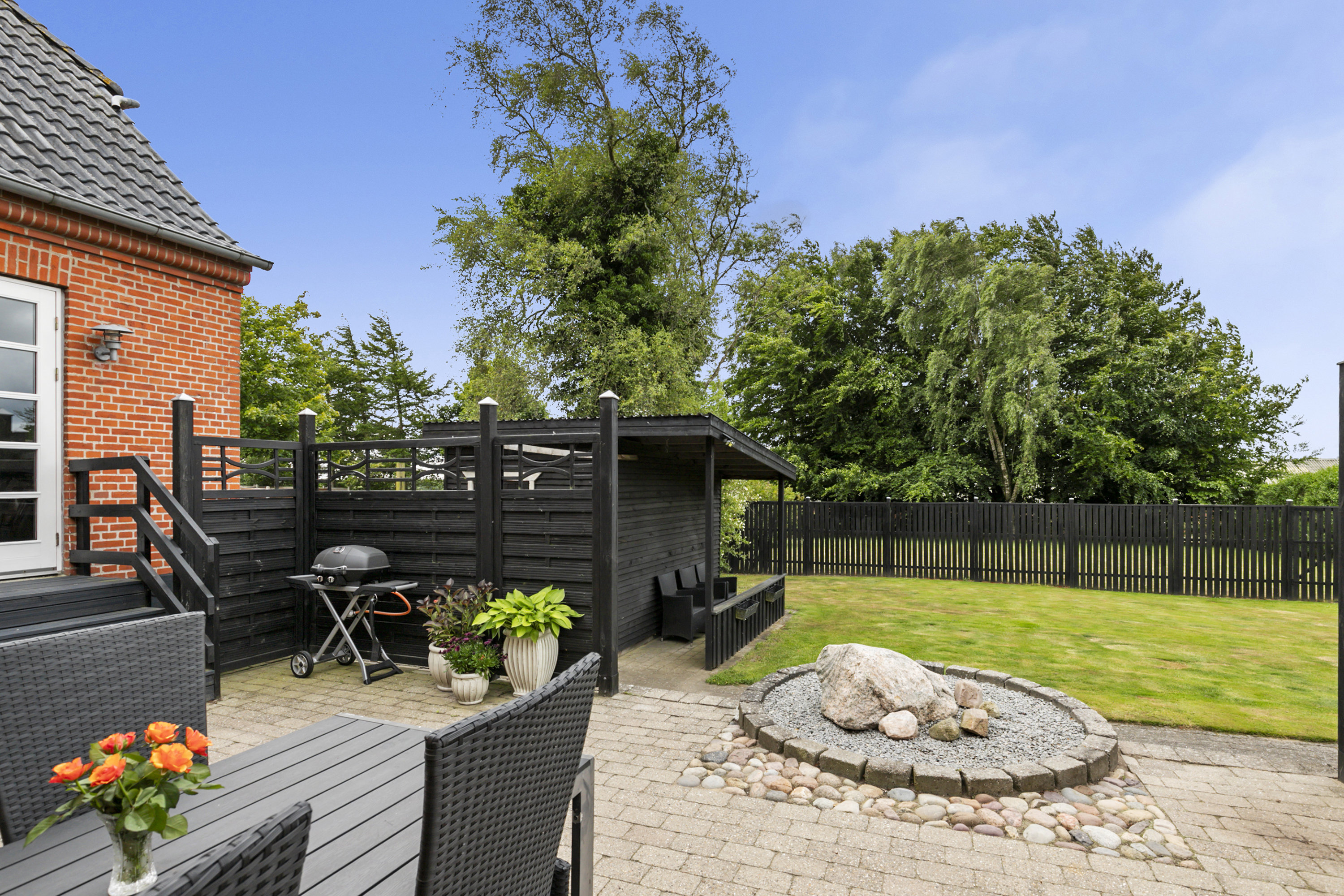 Fremhævet terrasse billede i fuldskærmstilstand. Billede af Kirkevangen 71, Østerbølle, 9620 Aalestrup