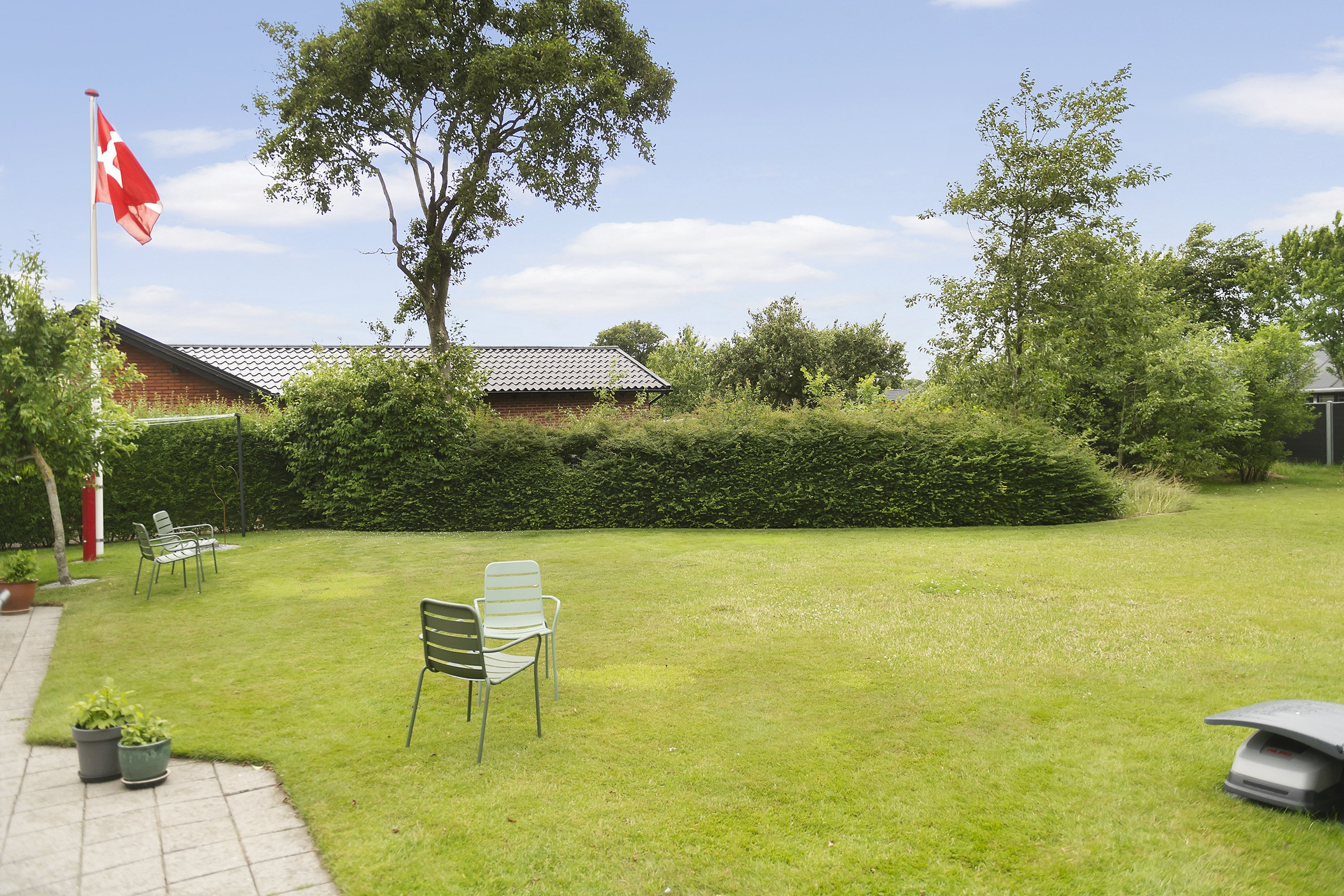 Fremhævet have billede i fuldskærmstilstand. Billede af Mimers Alle 32, 6705 Esbjerg Ø