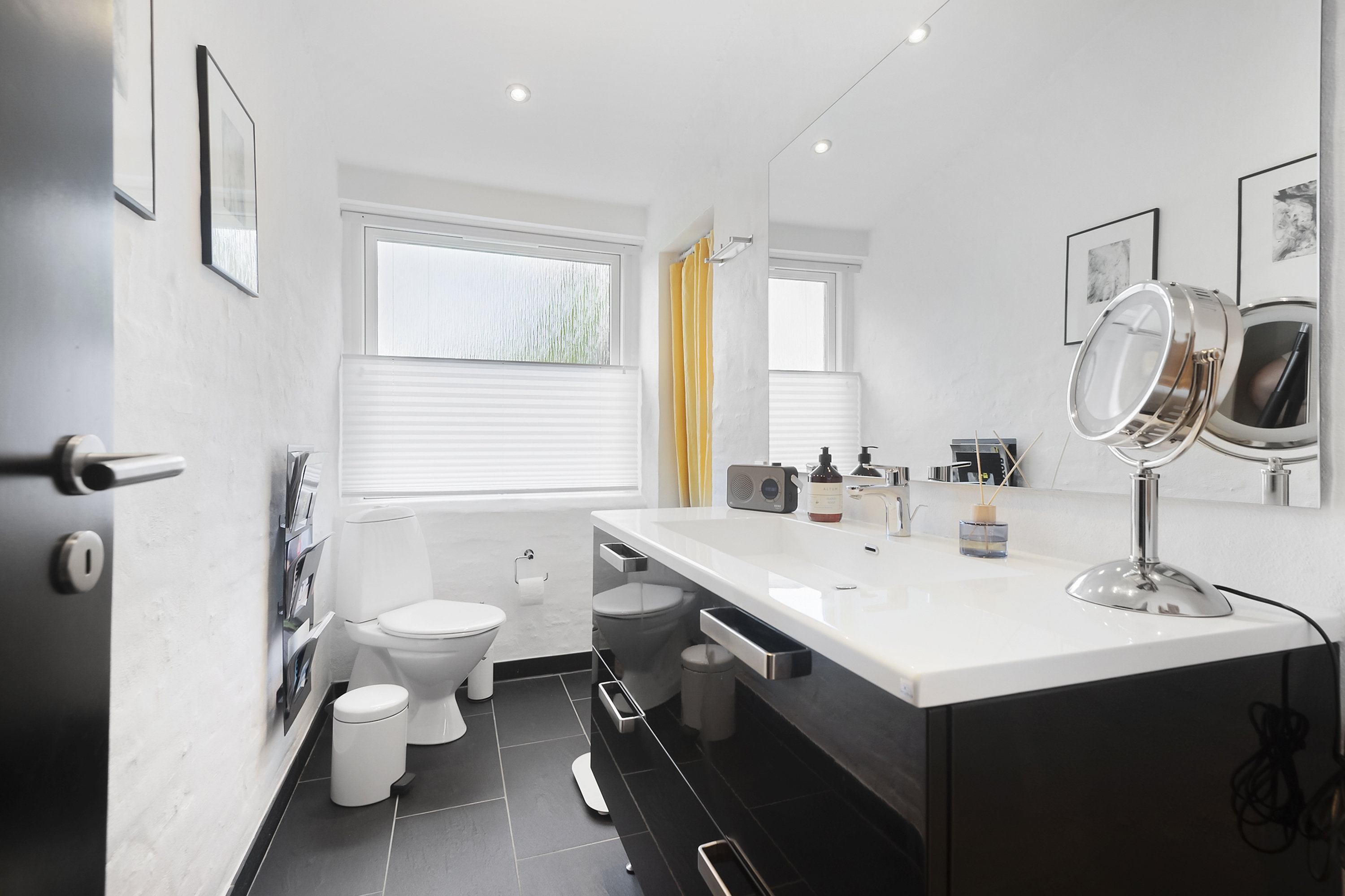 Miniaturebillede 1: badeværelse. Billede af Mimers Alle 32, 6705 Esbjerg Ø