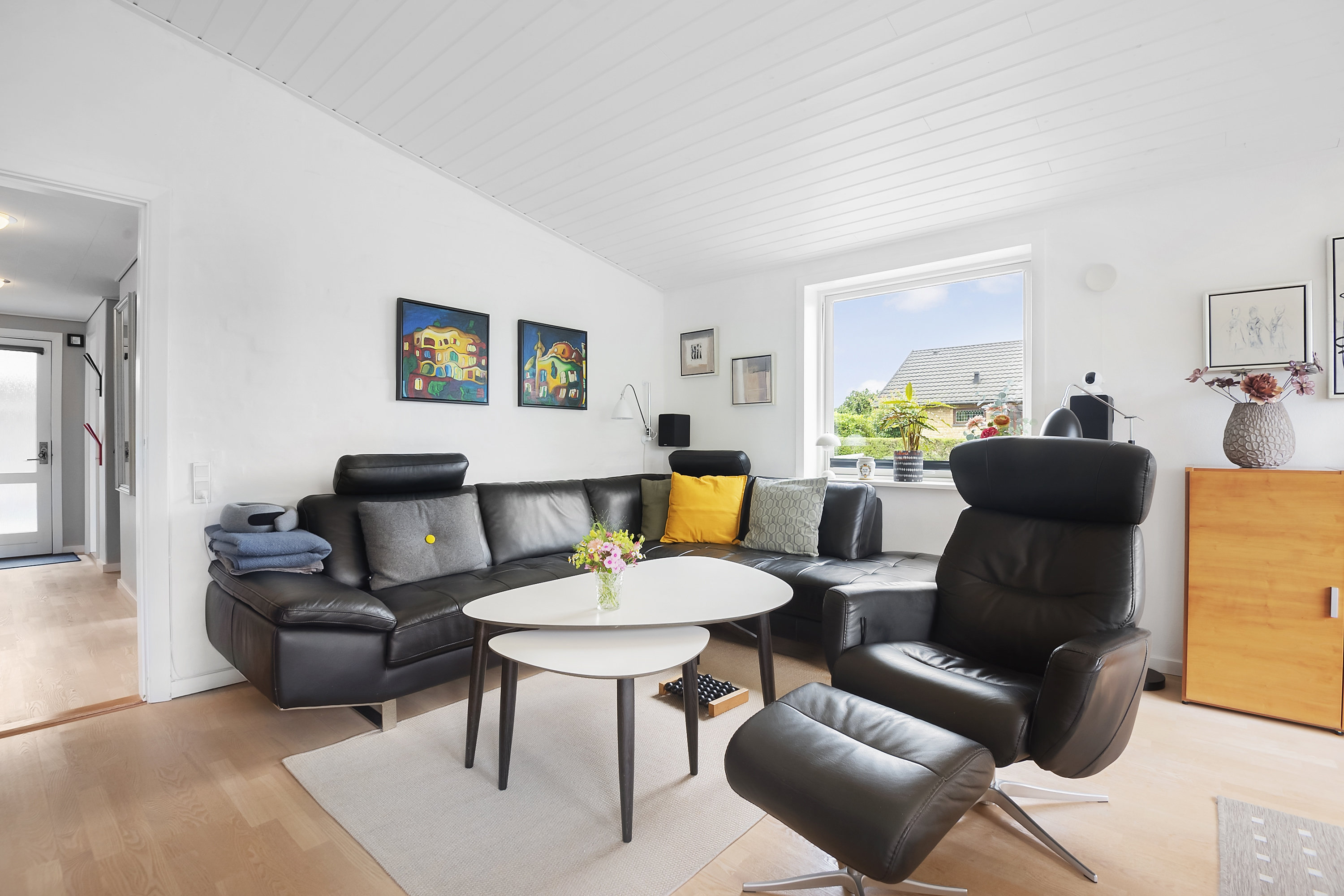 Fremhævet stue billede i fuldskærmstilstand. Billede af Mimers Alle 32, 6705 Esbjerg Ø