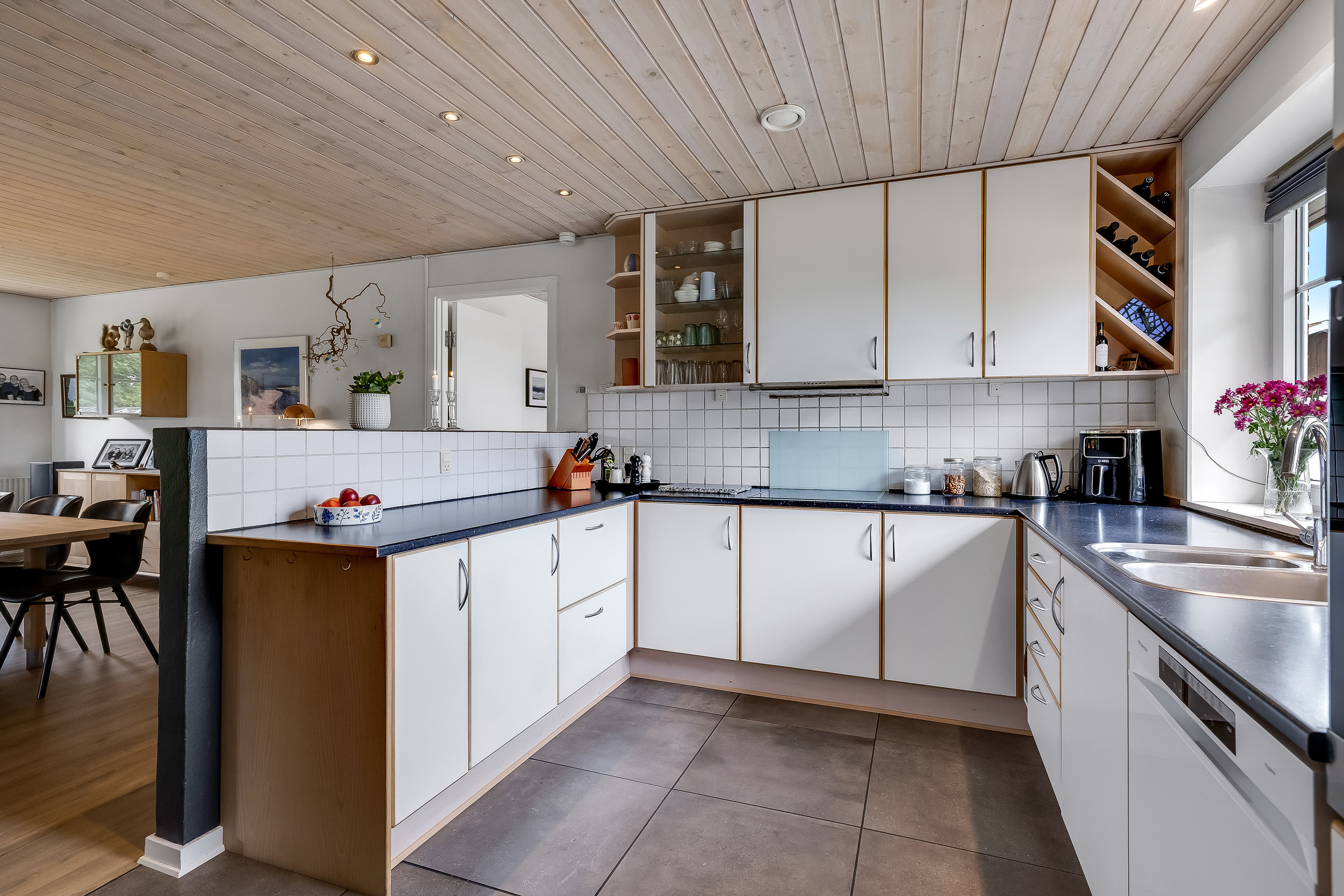 Fremhævet køkken billede i fuldskærmstilstand. Billede af Langerdalvej 4, 6940 Lem St