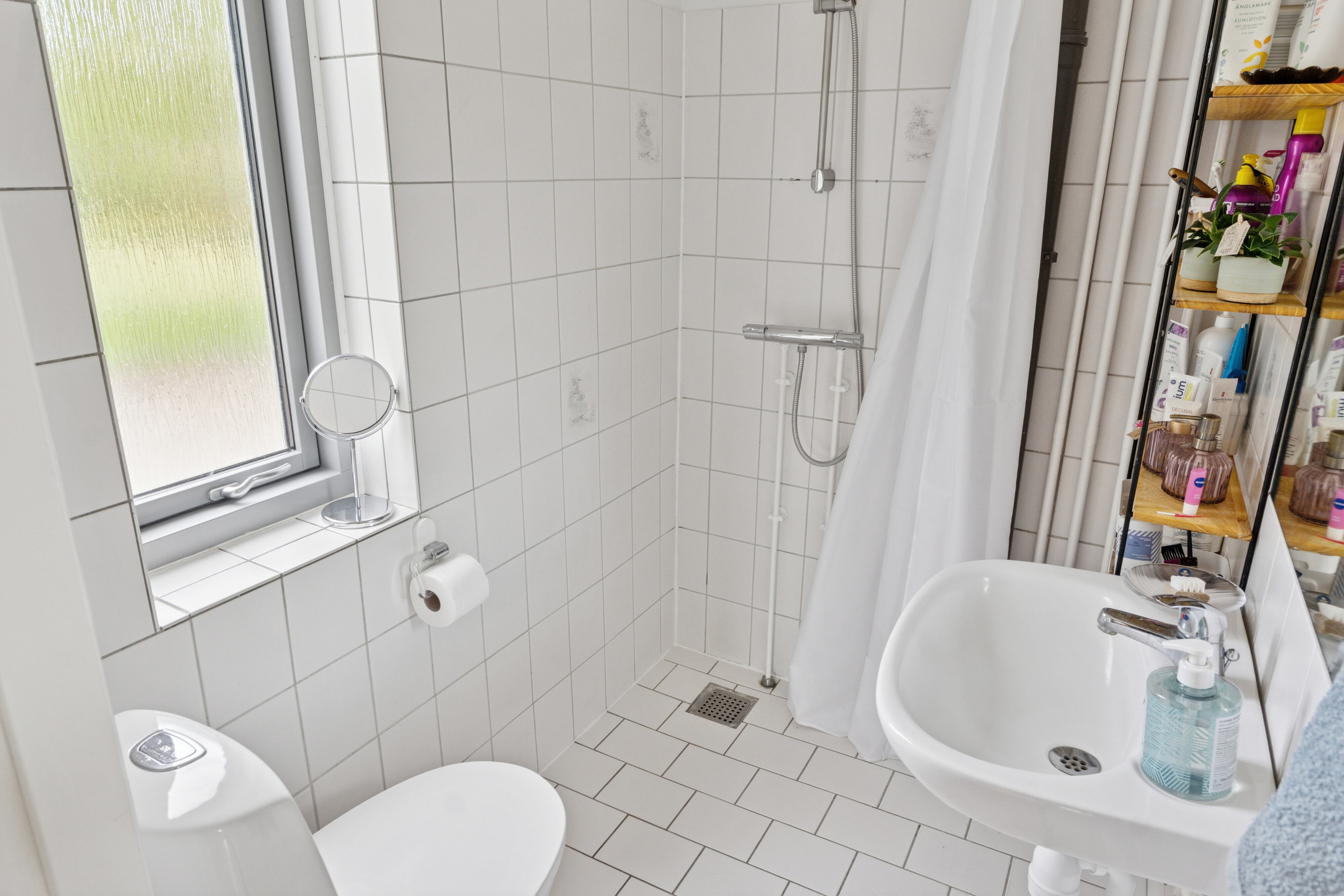 Fremhævet badeværelse billede i fuldskærmstilstand. Billede af Halsebyvej 45, Svenstrup, 4220 Korsør