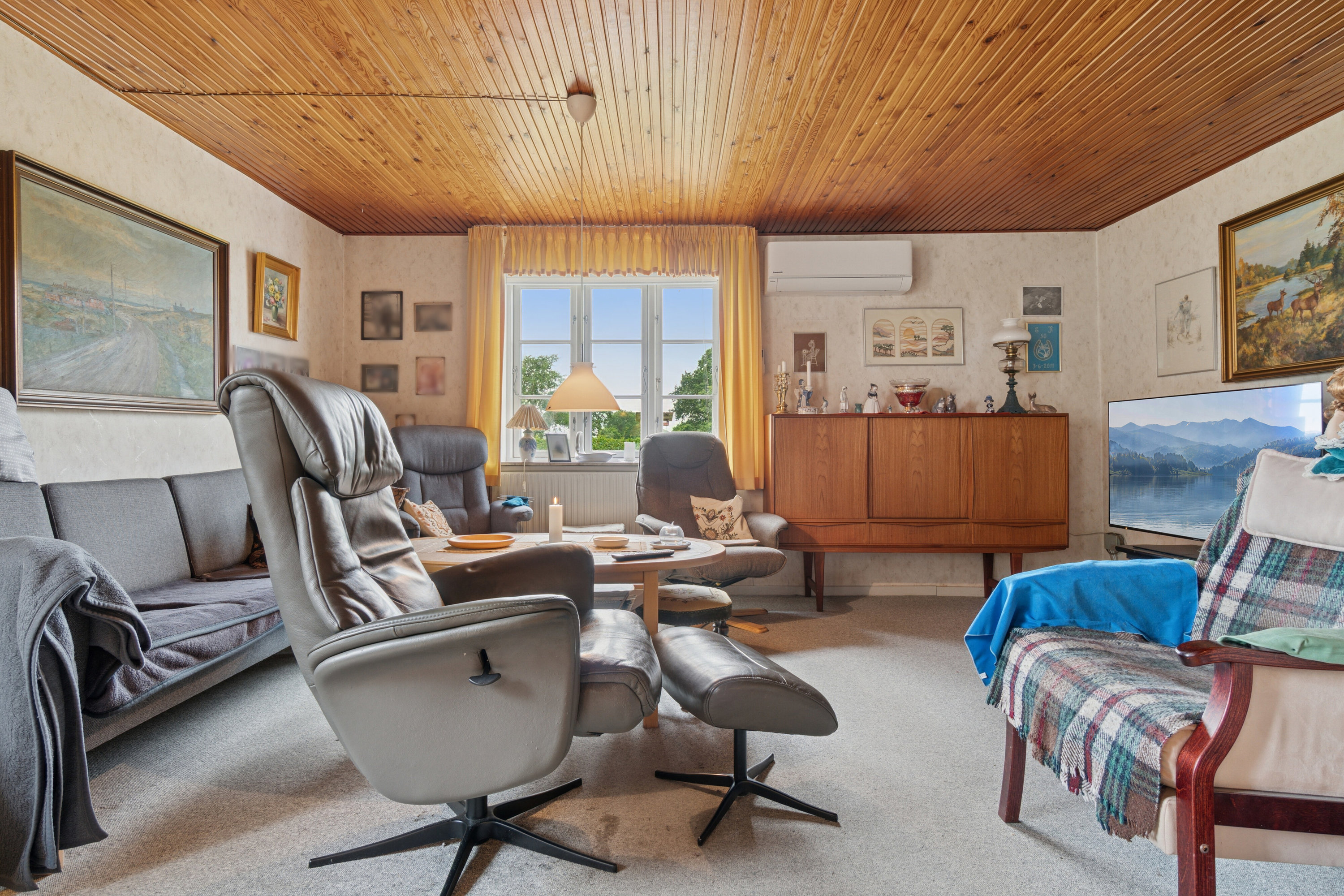 Fremhævet stue billede i fuldskærmstilstand. Billede af Skørrebrovejen 5, Vestermarie, 3720 Aakirkeby