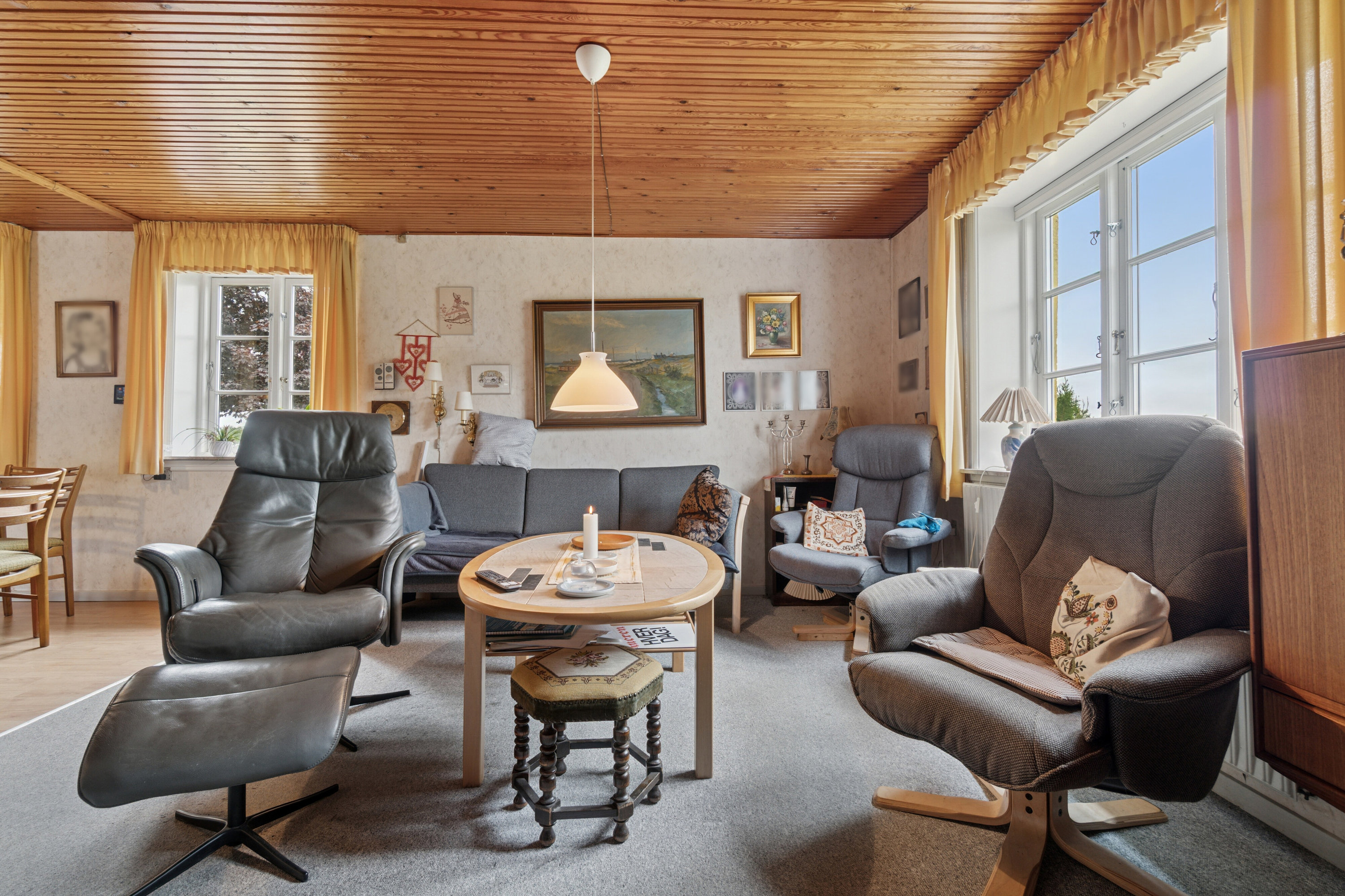 Fremhævet stue billede i fuldskærmstilstand. Billede af Skørrebrovejen 5, Vestermarie, 3720 Aakirkeby