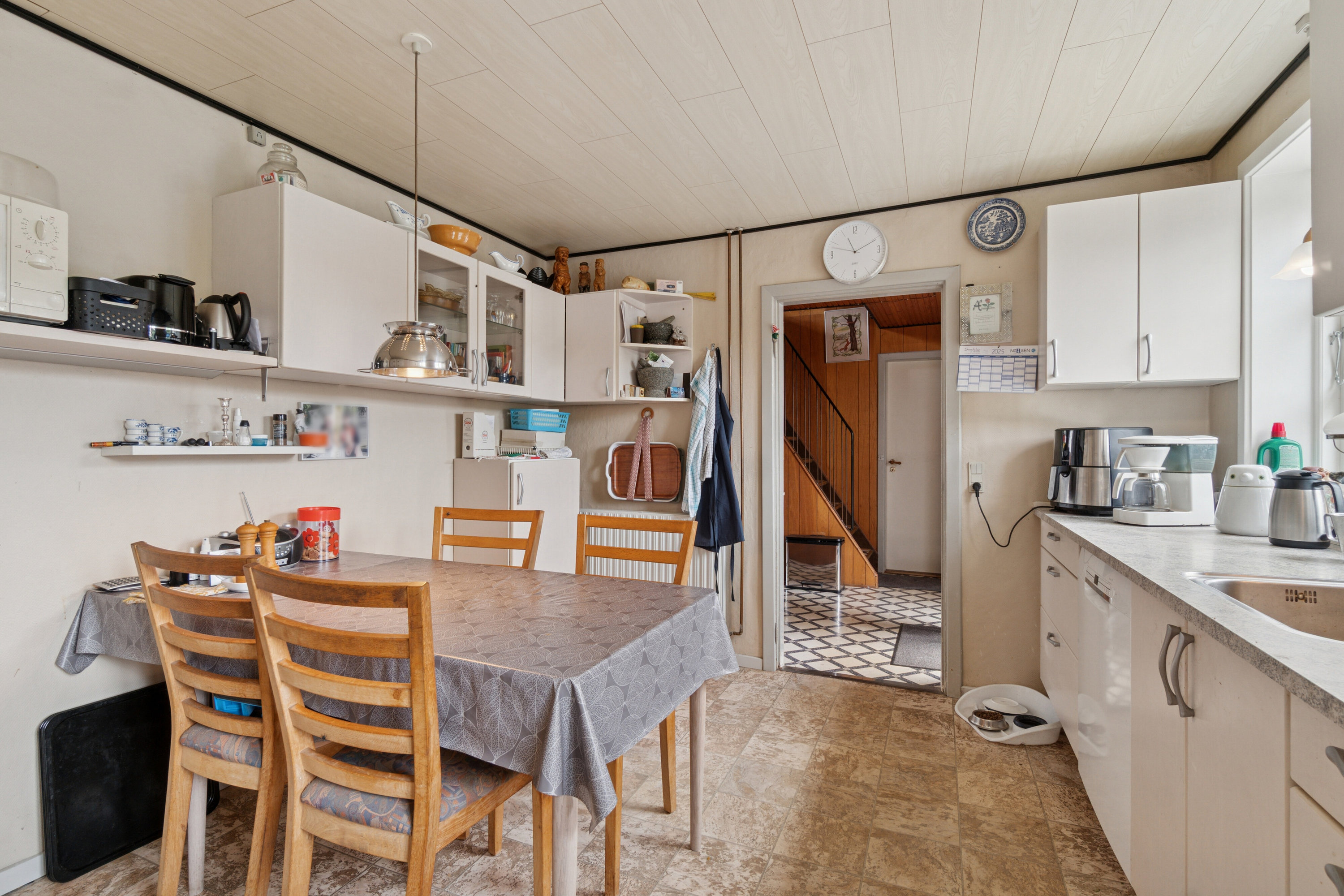 Fremhævet køkken billede i fuldskærmstilstand. Billede af Skørrebrovejen 5, Vestermarie, 3720 Aakirkeby