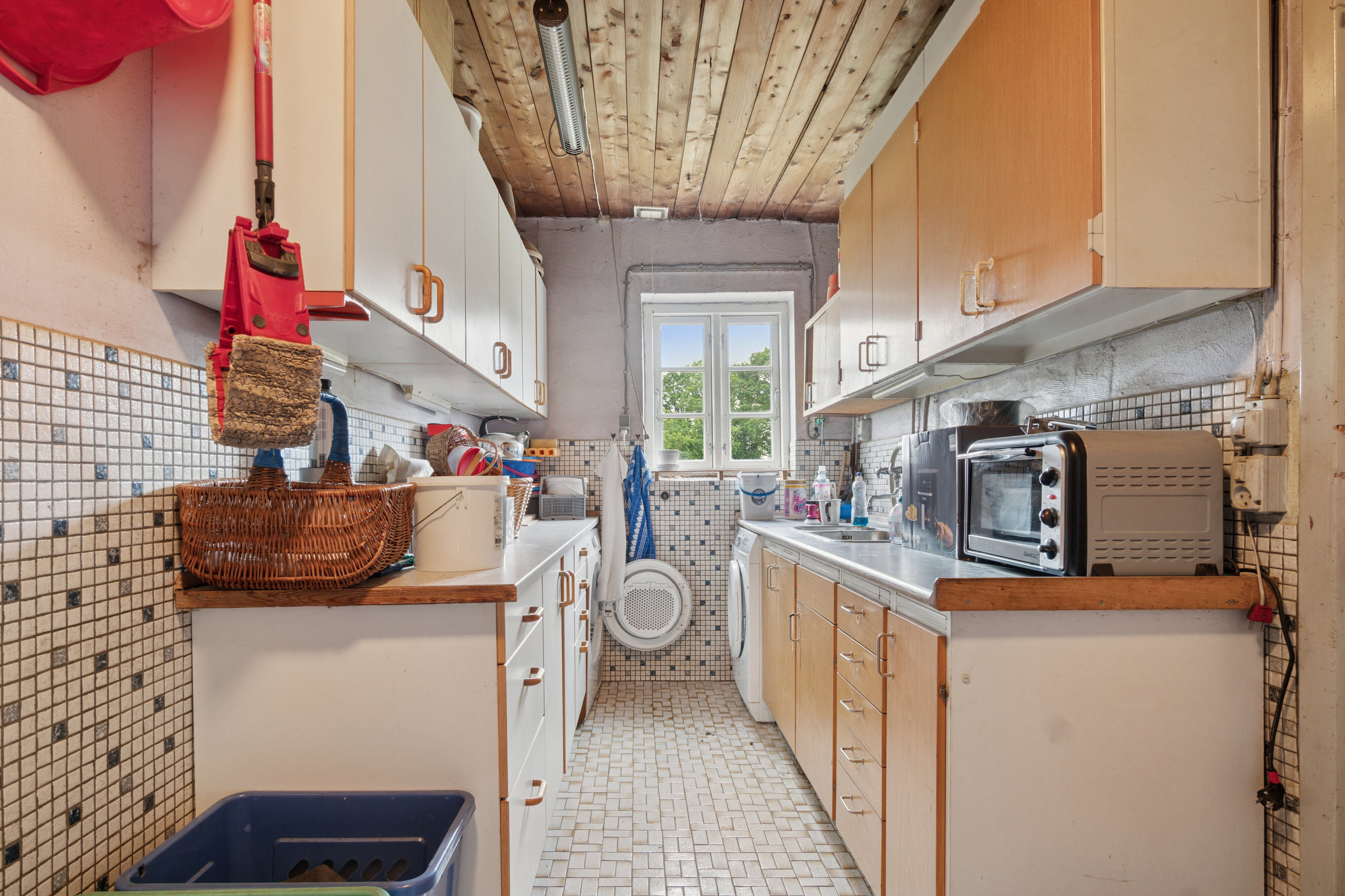 Fremhævet køkken billede i fuldskærmstilstand. Billede af Skørrebrovejen 5, Vestermarie, 3720 Aakirkeby