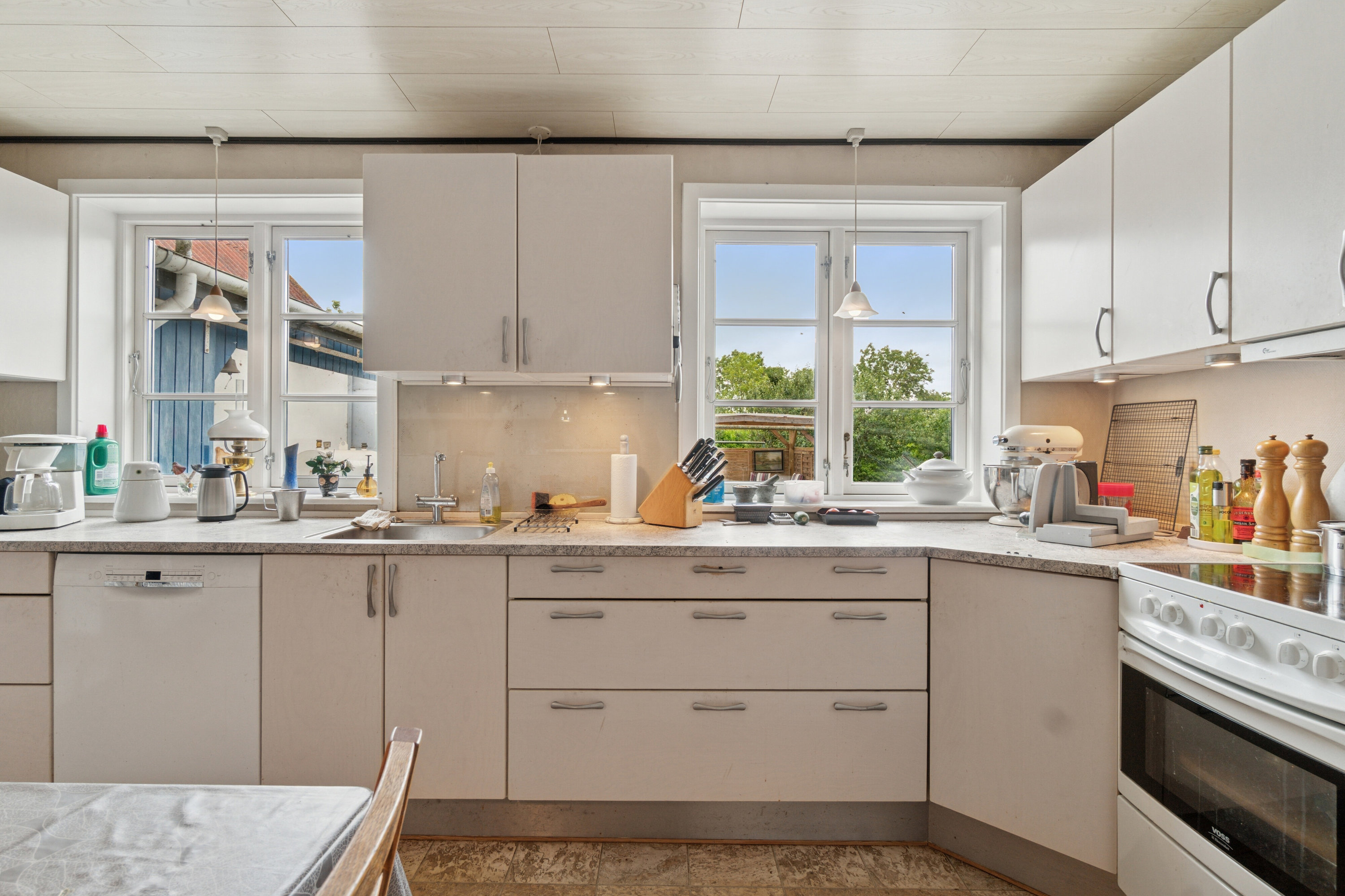 Fremhævet køkken billede i fuldskærmstilstand. Billede af Skørrebrovejen 5, Vestermarie, 3720 Aakirkeby