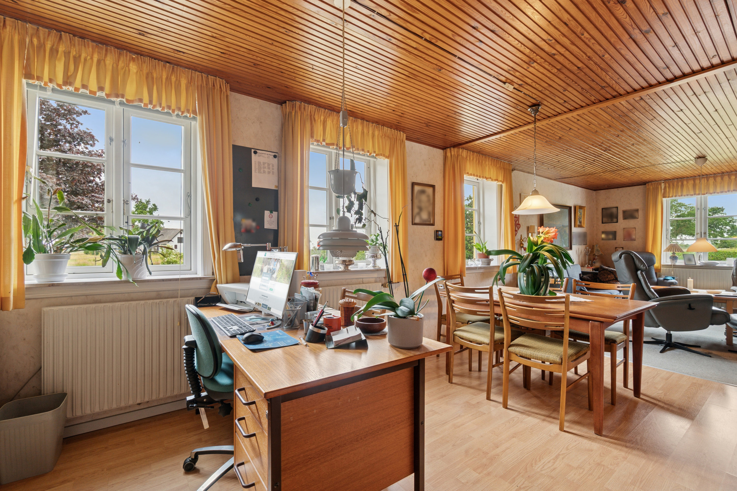 Fremhævet spisestue billede i fuldskærmstilstand. Billede af Skørrebrovejen 5, Vestermarie, 3720 Aakirkeby