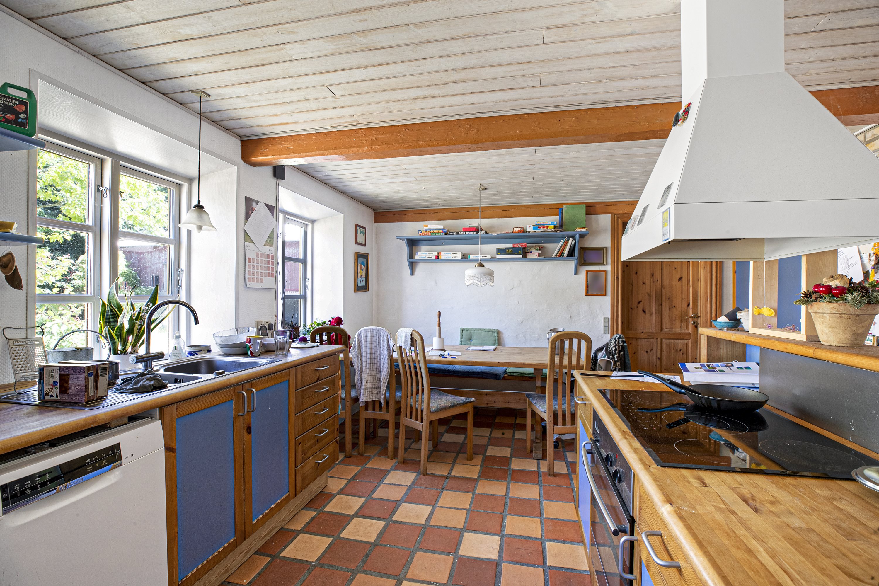 Fremhævet køkken billede i fuldskærmstilstand. Billede af Søen 1 & 3, Lysabildskov, 6470 Sydals