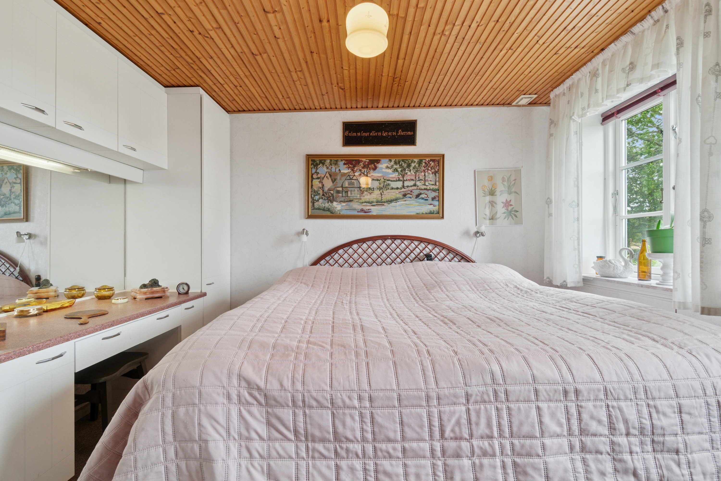 Fremhævet soveværelse billede i fuldskærmstilstand. Billede af Skørrebrovejen 5, Vestermarie, 3720 Aakirkeby