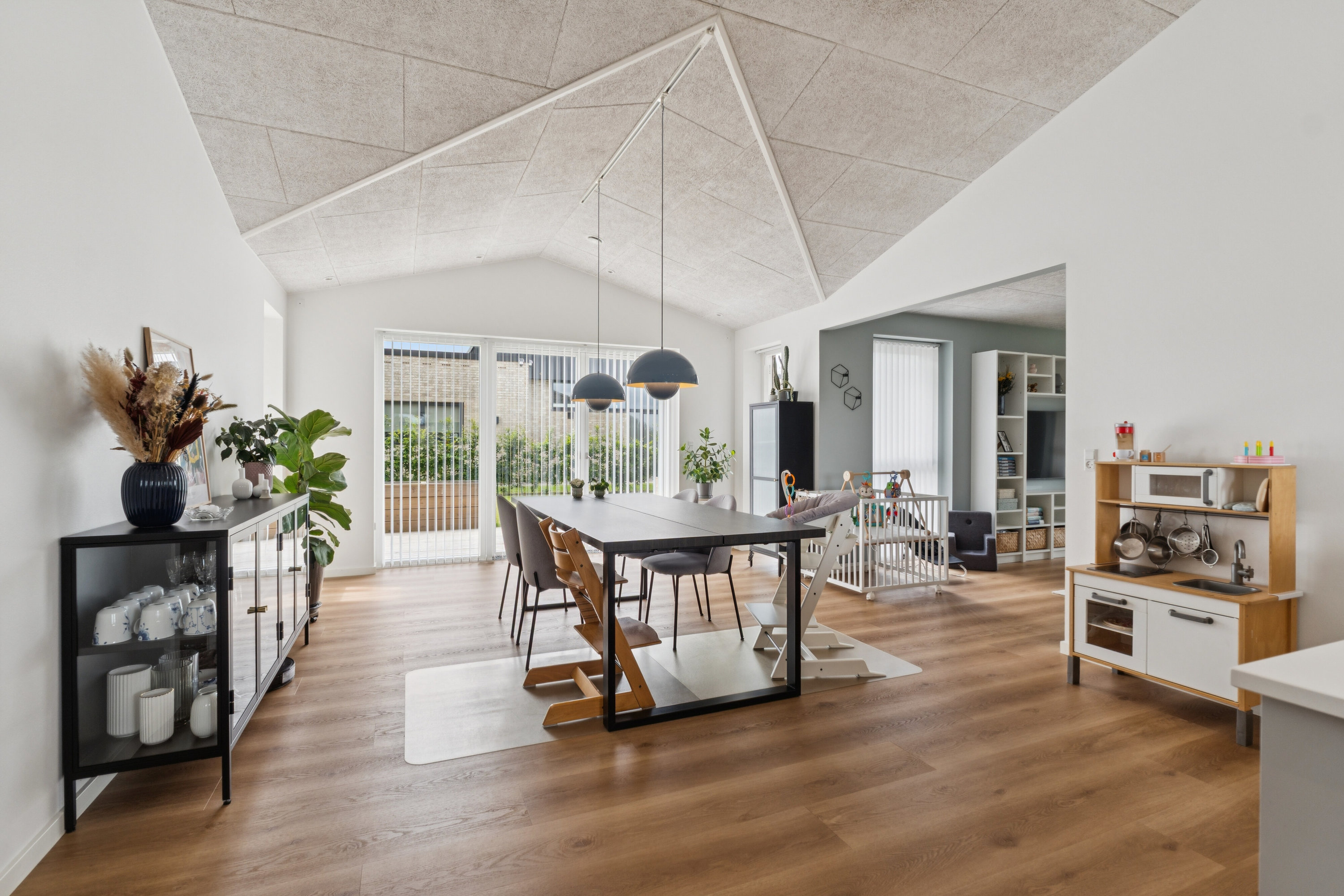 Fremhævet spisestue billede i fuldskærmstilstand. Billede af Persillehaven 53, Bullerup, 5320 Agedrup