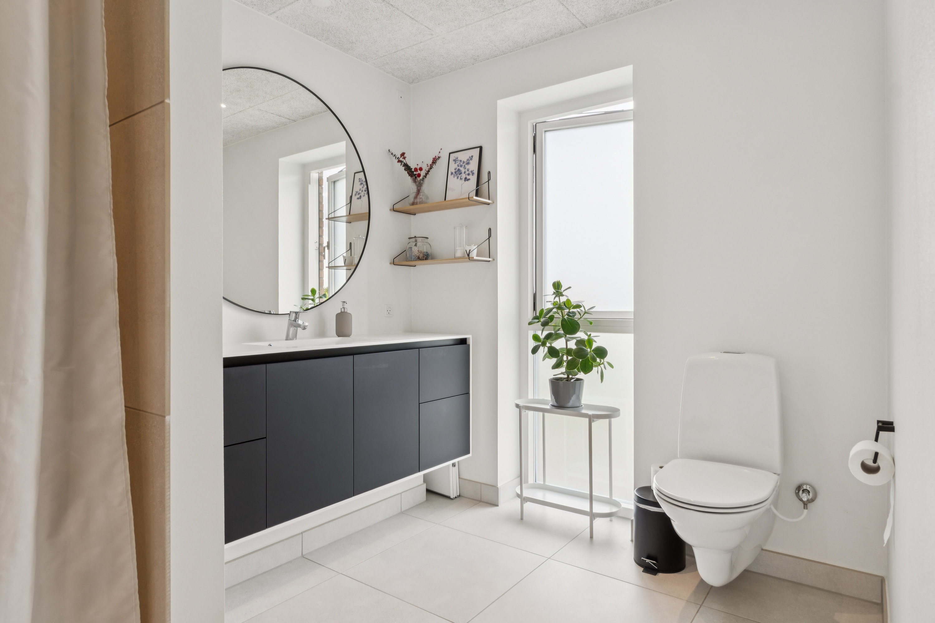 Fremhævet badeværelse billede i fuldskærmstilstand. Billede af Persillehaven 53, Bullerup, 5320 Agedrup