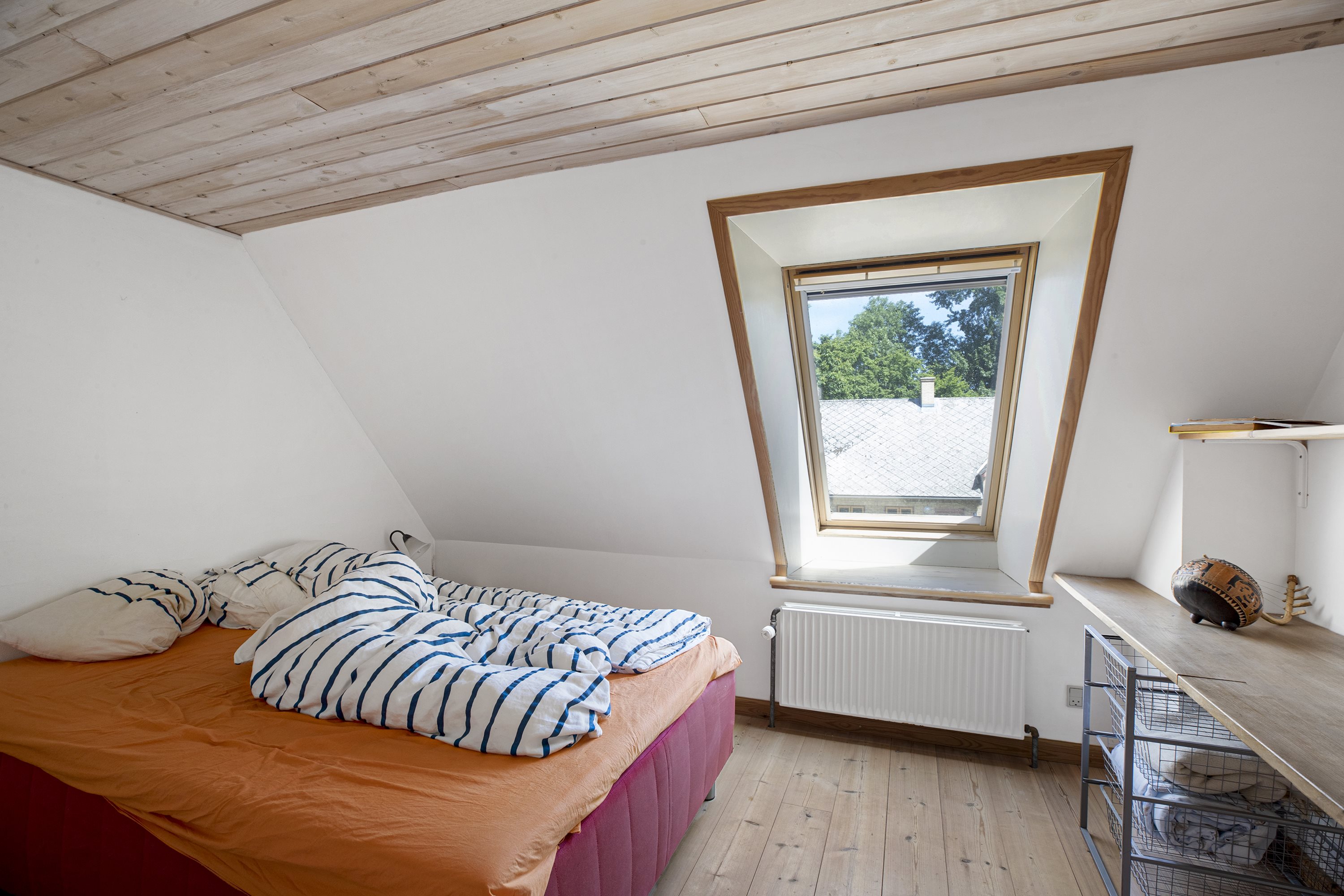 Fremhævet værelse billede i fuldskærmstilstand. Billede af Søen 1 & 3, Lysabildskov, 6470 Sydals