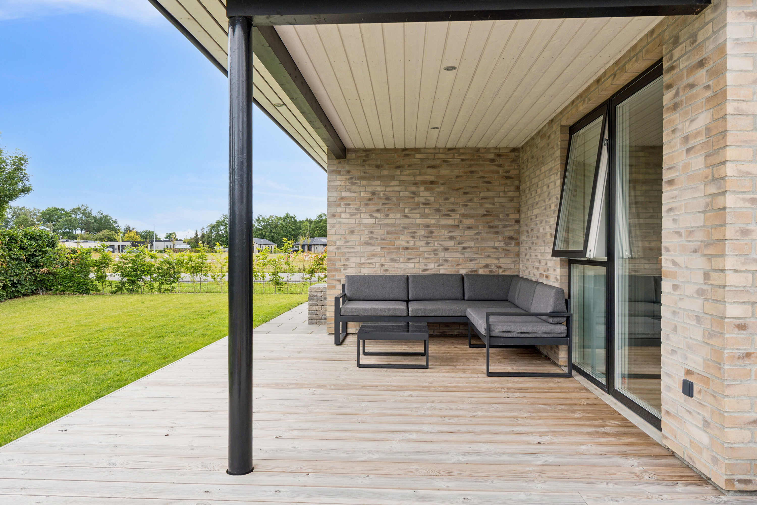 Fremhævet terrasse billede i fuldskærmstilstand. Billede af Persillehaven 53, Bullerup, 5320 Agedrup