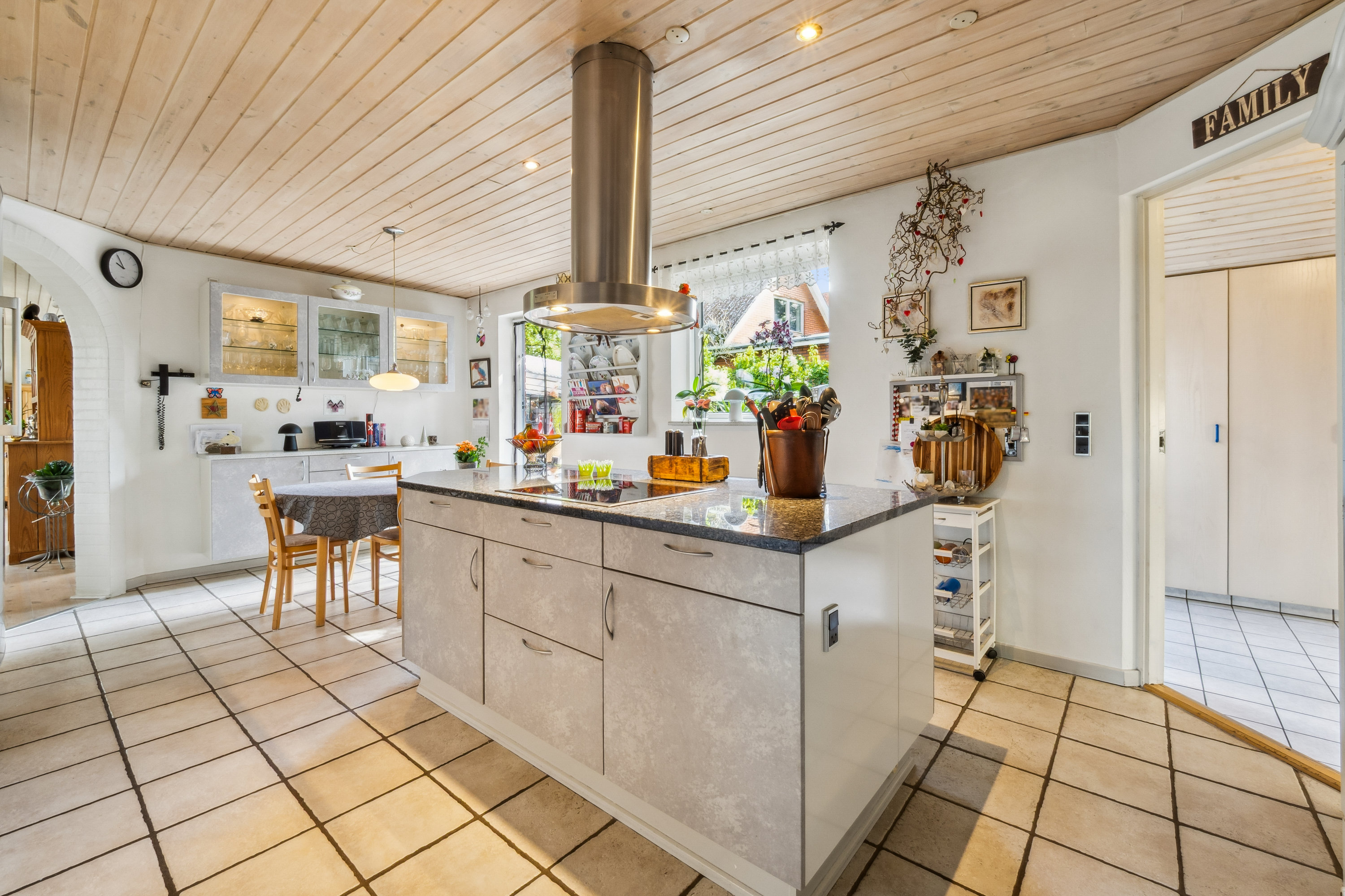 Fremhævet køkken billede i fuldskærmstilstand. Billede af Bysvinget 9, Elsø, 7900 Nykøbing M