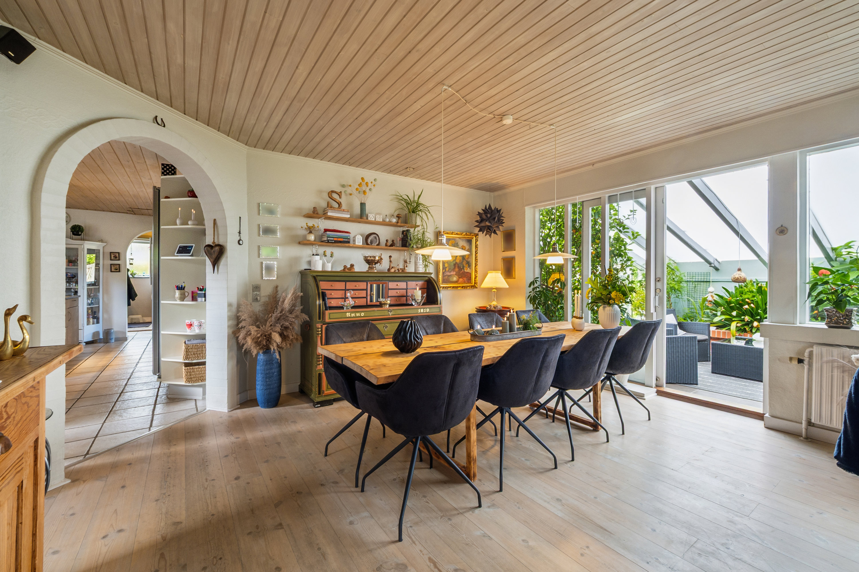 Fremhævet stue billede i fuldskærmstilstand. Billede af Bysvinget 9, Elsø, 7900 Nykøbing M