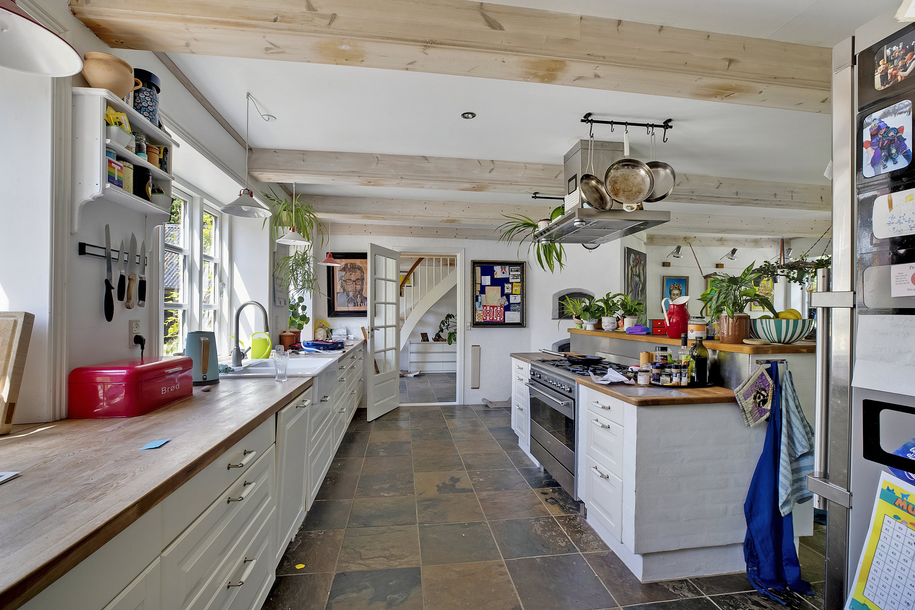 Fremhævet køkken billede i fuldskærmstilstand. Billede af Søen 1 & 3, Lysabildskov, 6470 Sydals