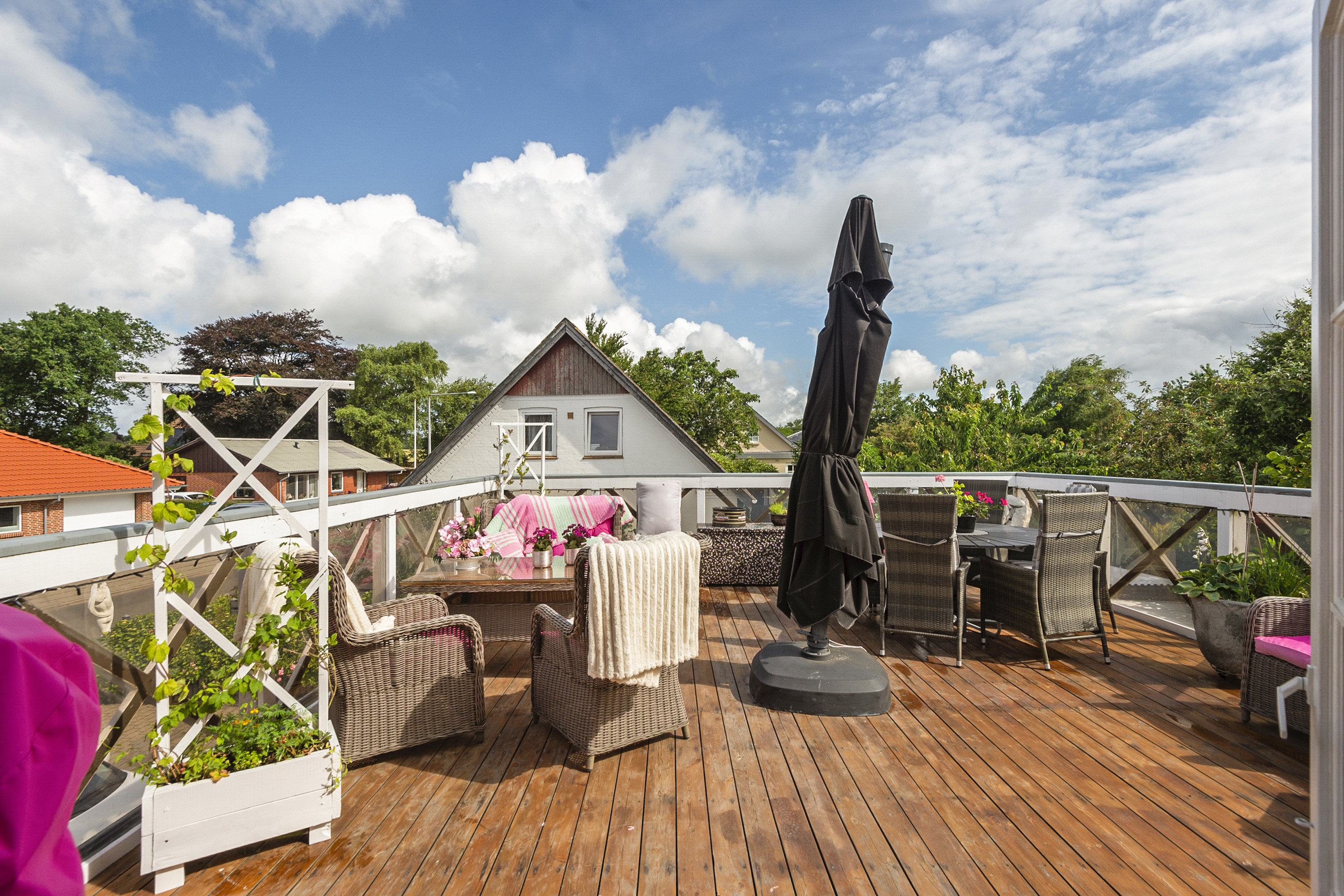 Fremhævet terrasse billede i fuldskærmstilstand. Billede af Vesterhavsvej 26, 6852 Billum