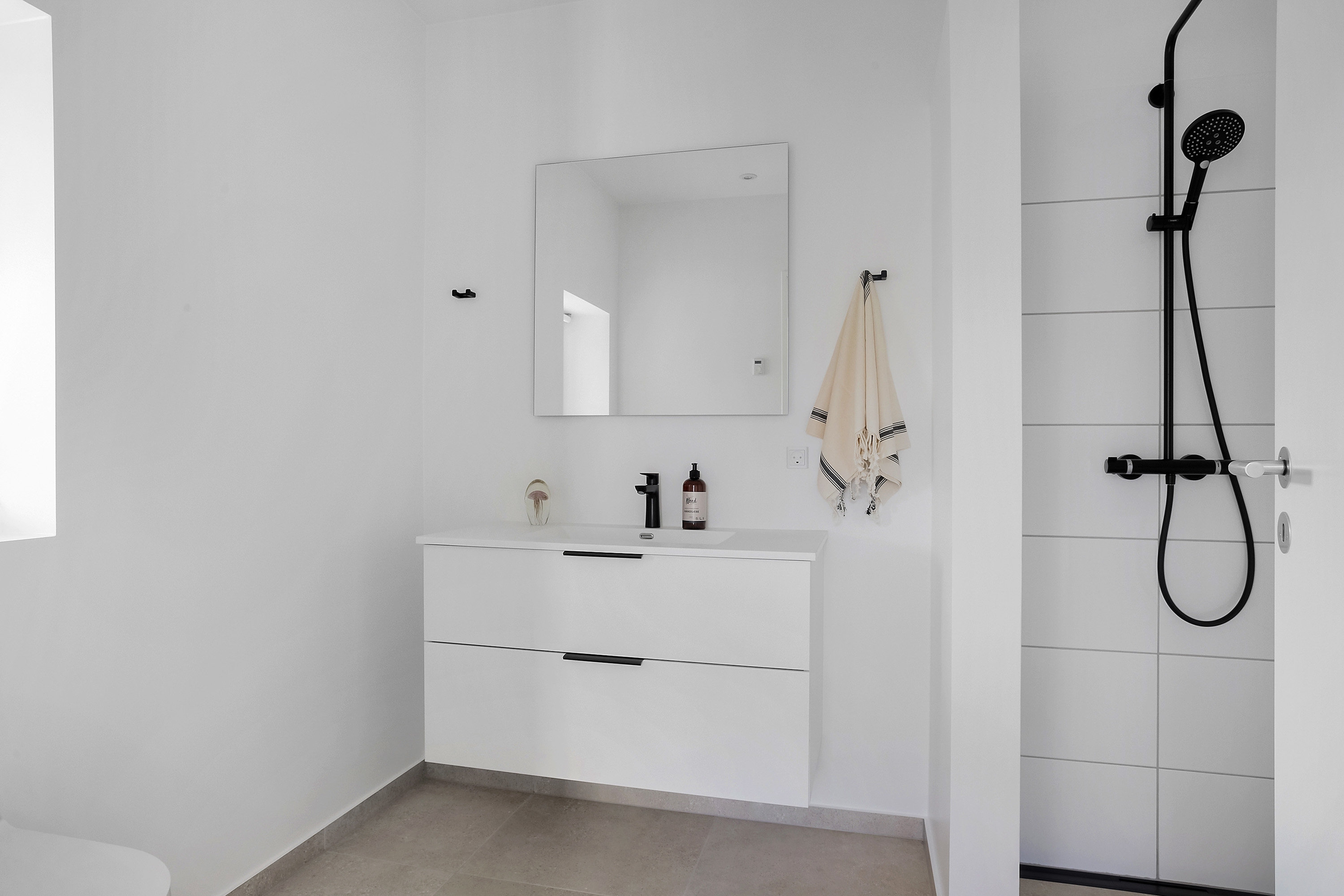 Fremhævet badeværelse billede i fuldskærmstilstand. Billede af Kongstedgårds Alle 16C, Askov, 6600 Vejen