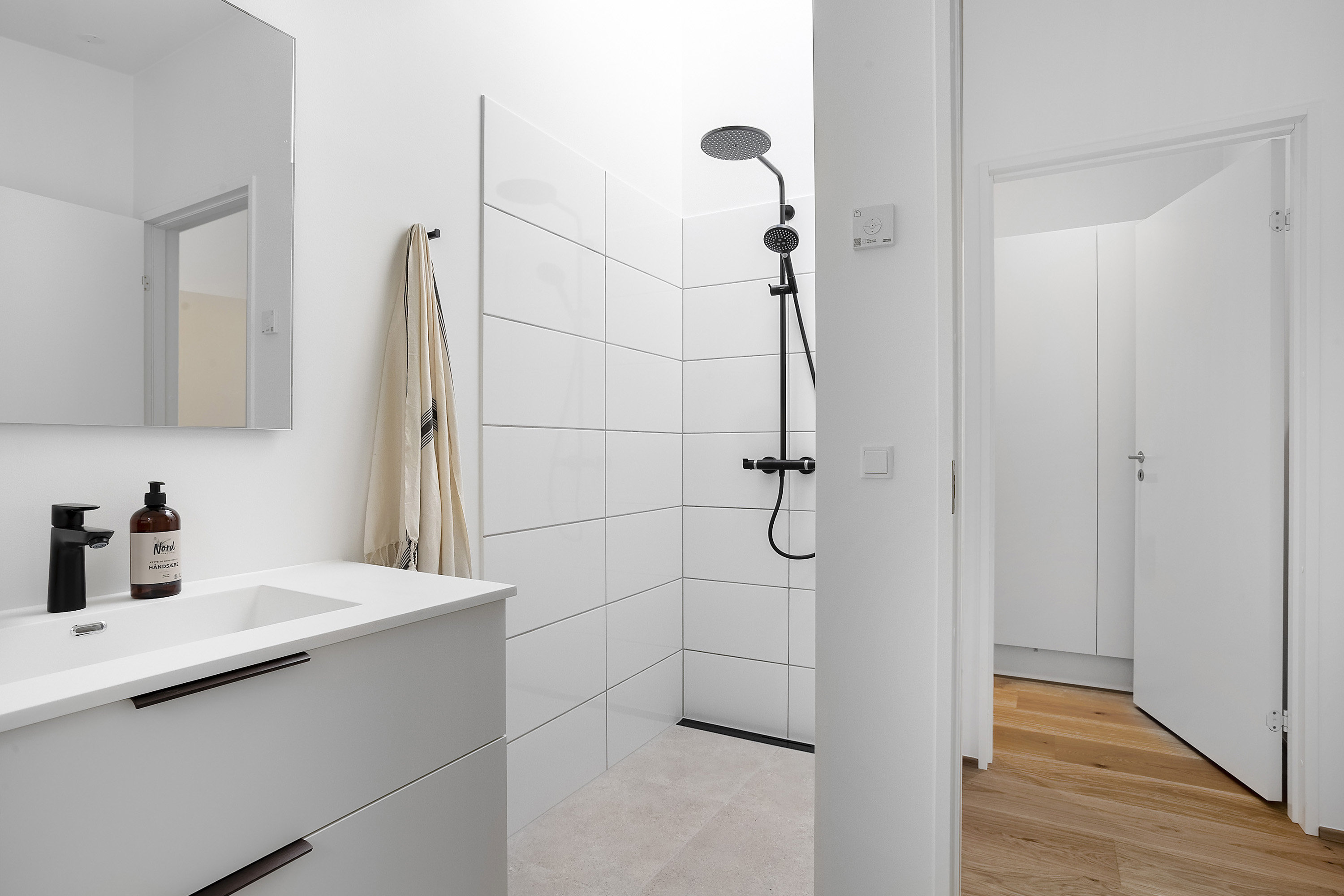 Fremhævet badeværelse billede i fuldskærmstilstand. Billede af Kongstedgårds Alle 16C, Askov, 6600 Vejen