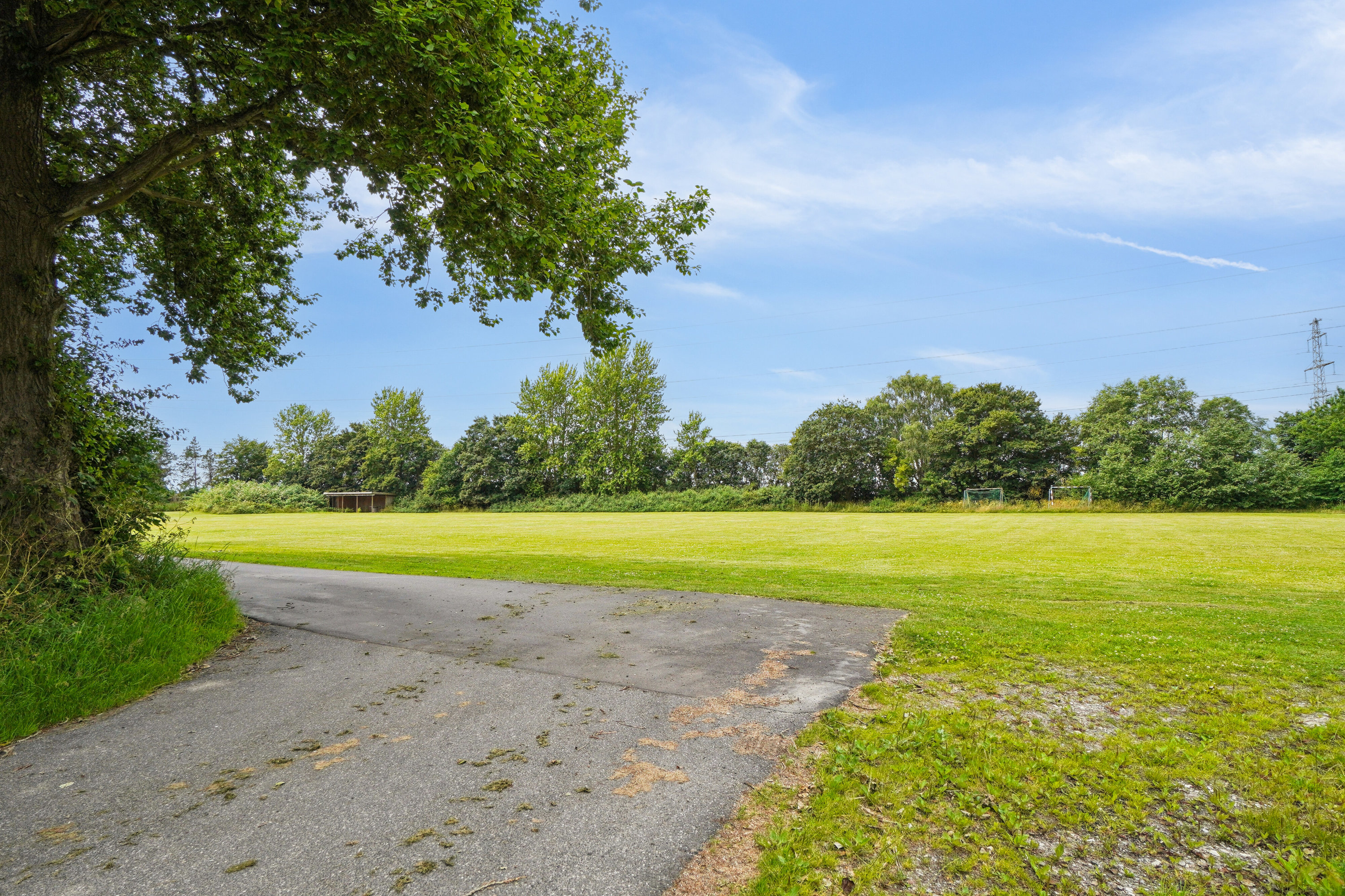 Fremhævet udendørs billede i fuldskærmstilstand. Billede af Roskildevej 20, 3650 Ølstykke