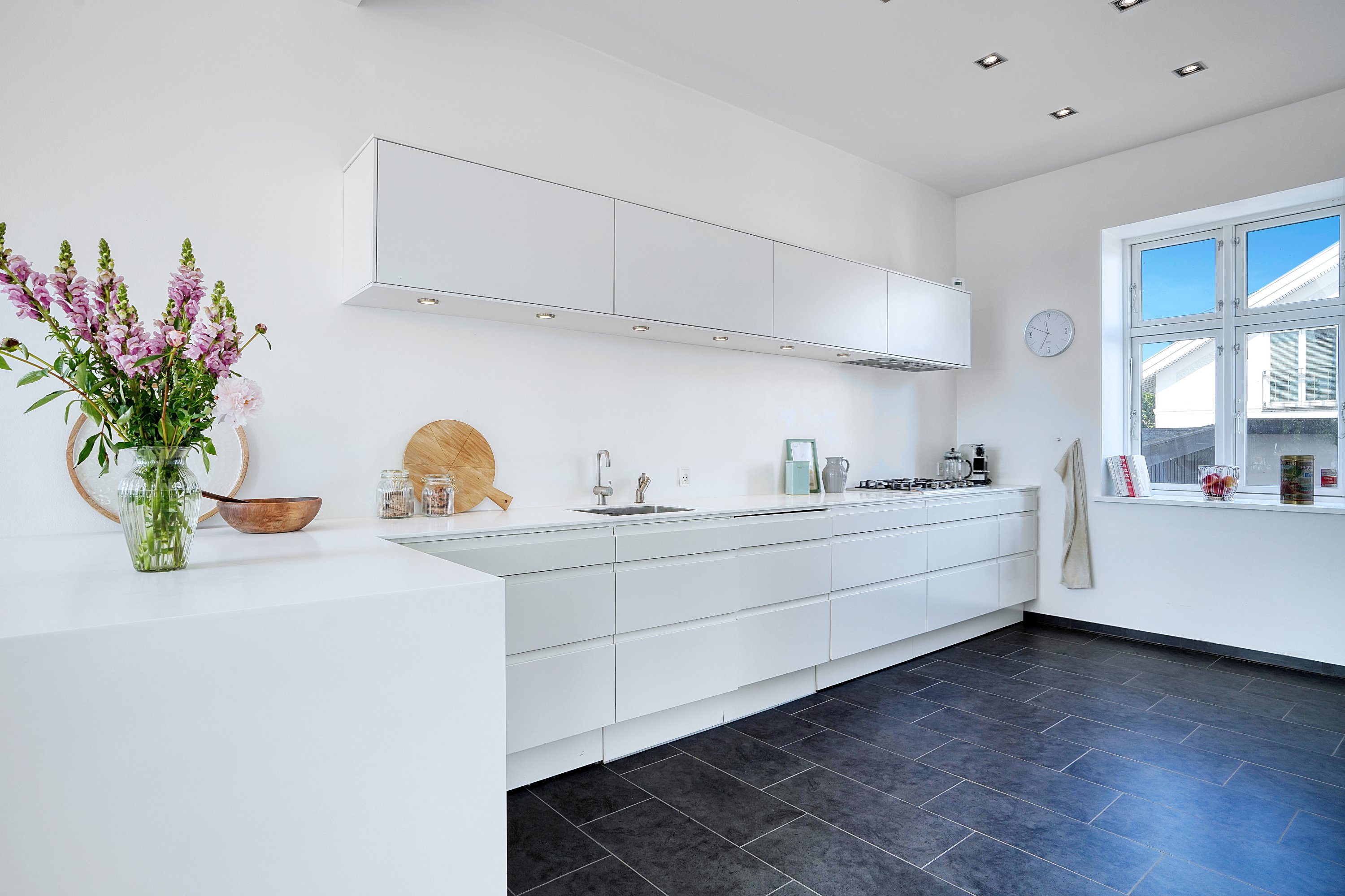 Fremhævet køkken billede i fuldskærmstilstand. Billede af Søvænget 23, 3100 Hornbæk