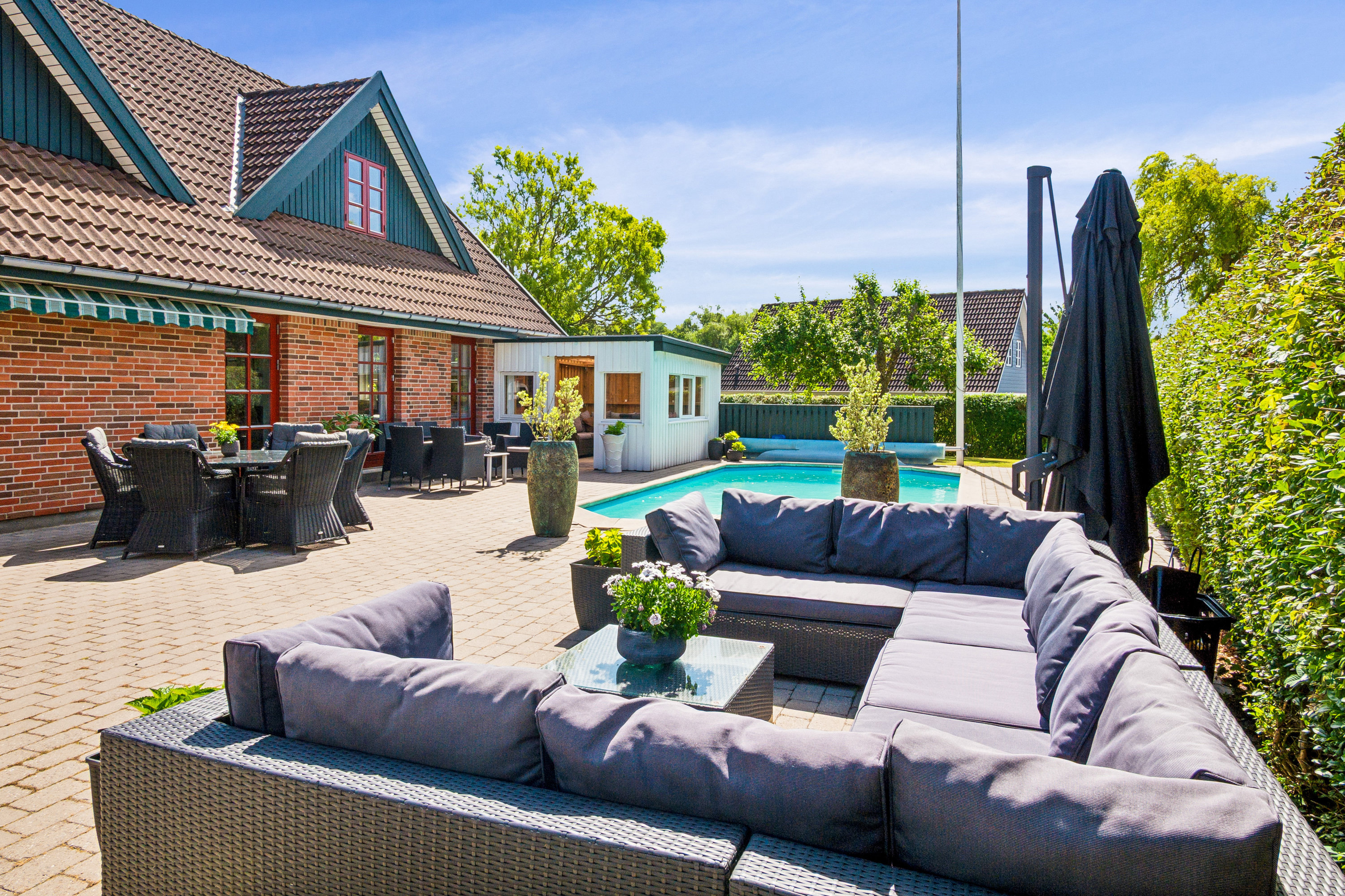 Fremhævet terrasse billede i fuldskærmstilstand. Billede af Gartnerbakken 5, 2625 Vallensbæk