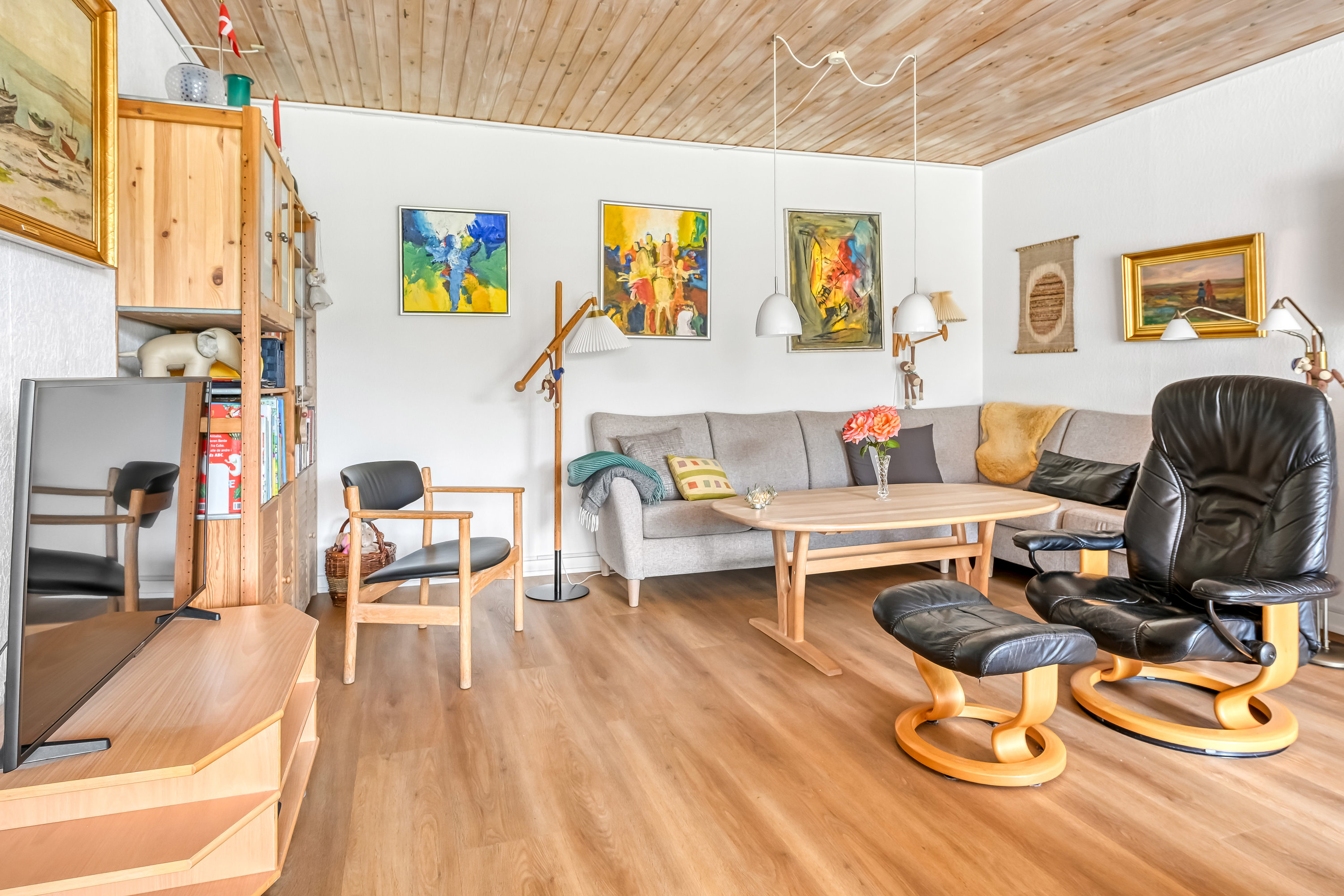 Fremhævet stue billede i fuldskærmstilstand. Billede af Hedekærsvej 4, 6710 Esbjerg V