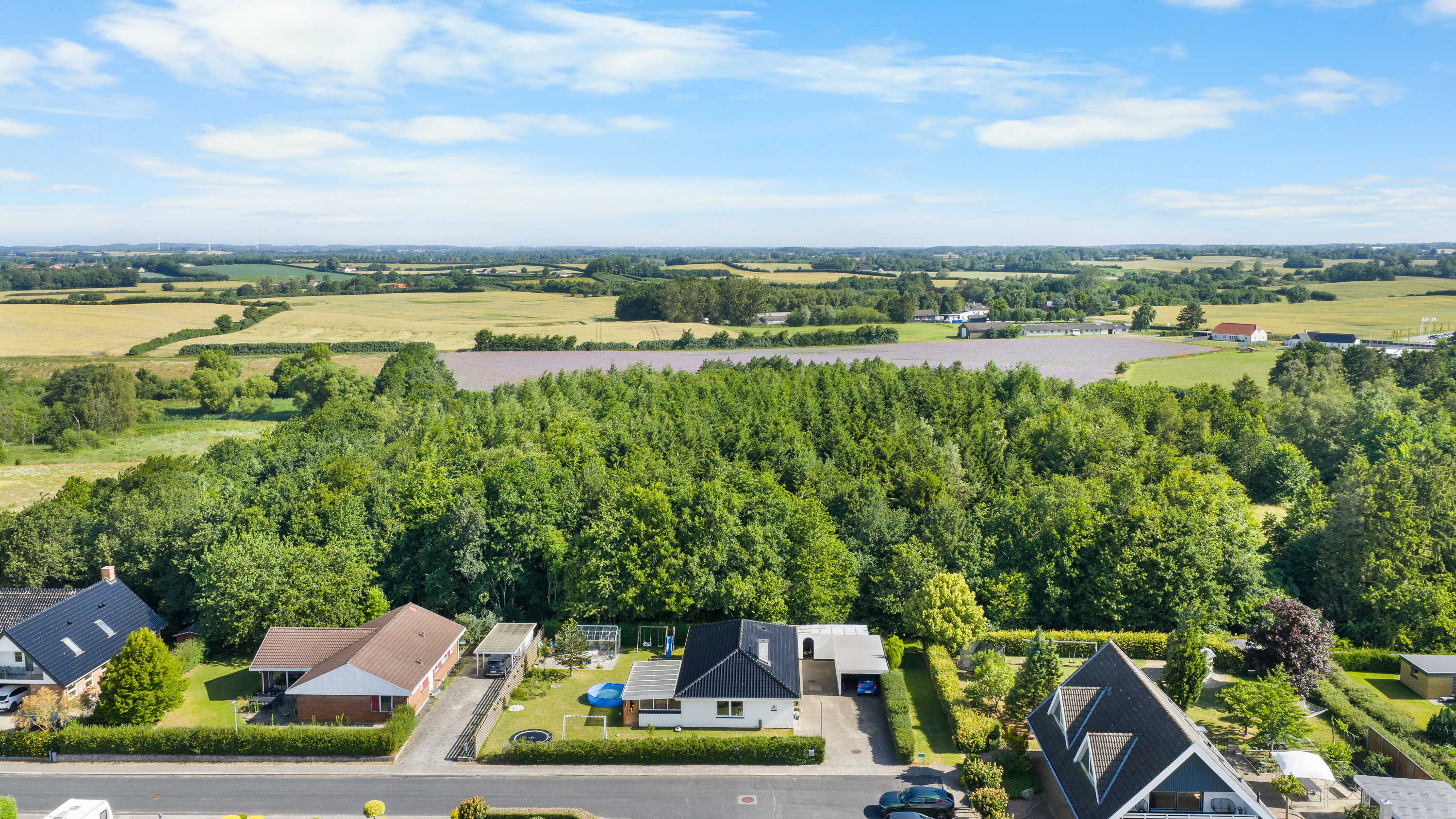 Villa: Luftfoto på Granvænget 16, Brobyværk, 5672 Broby