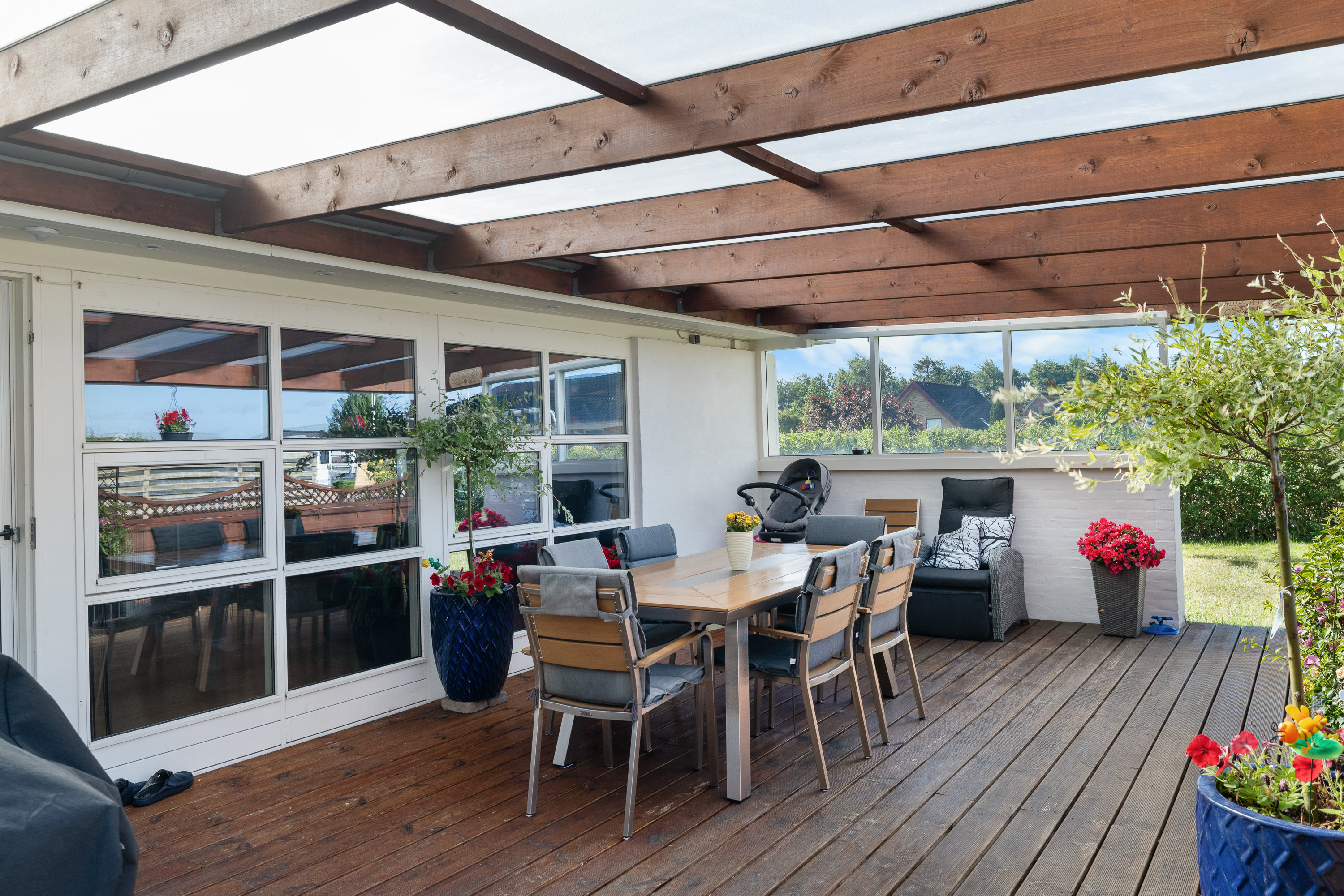 Fremhævet overdækket terrasse billede i fuldskærmstilstand. Billede af Granvænget 16, Brobyværk, 5672 Broby