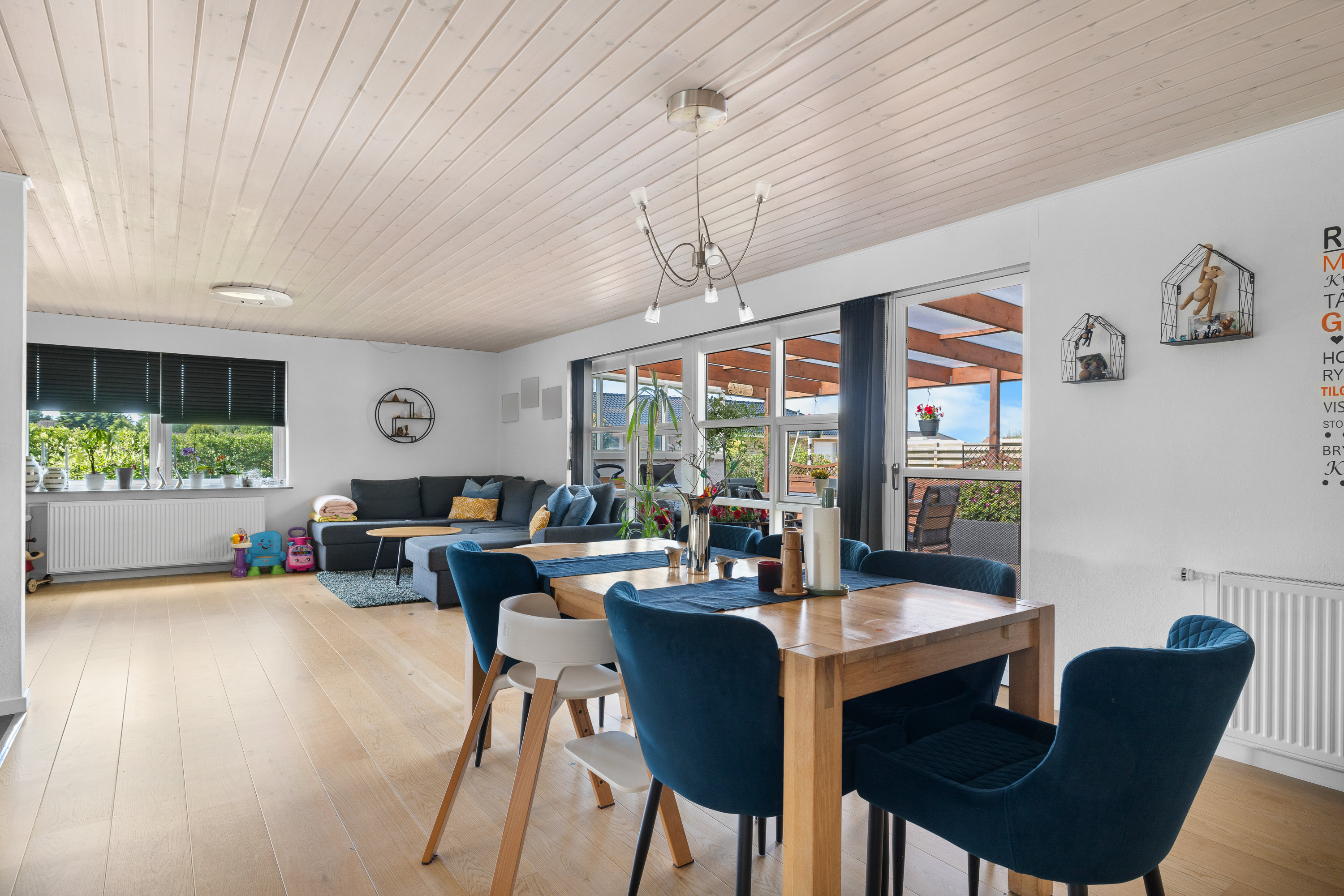 Fremhævet stue billede i fuldskærmstilstand. Billede af Granvænget 16, Brobyværk, 5672 Broby