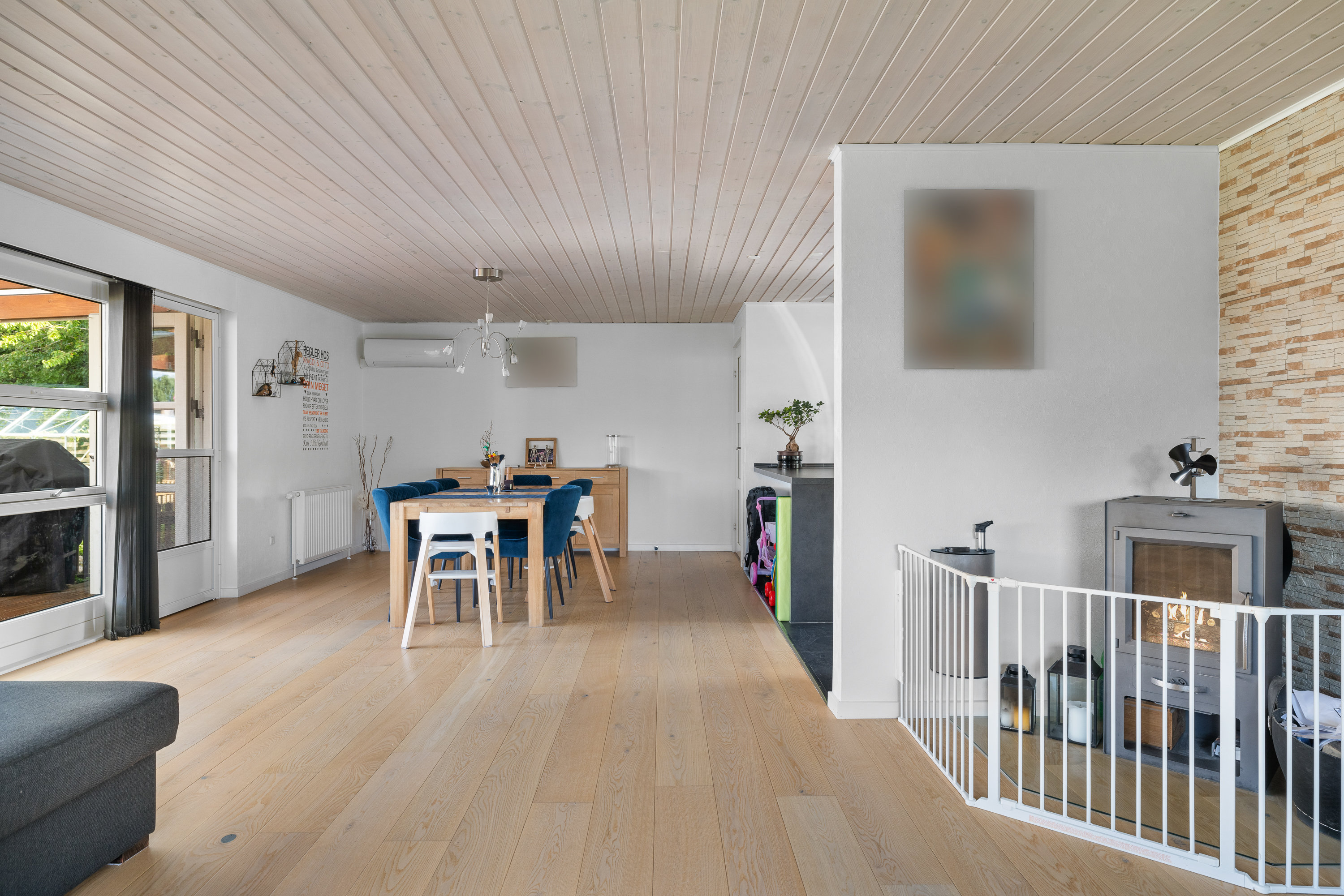 Fremhævet stue billede i fuldskærmstilstand. Billede af Granvænget 16, Brobyværk, 5672 Broby