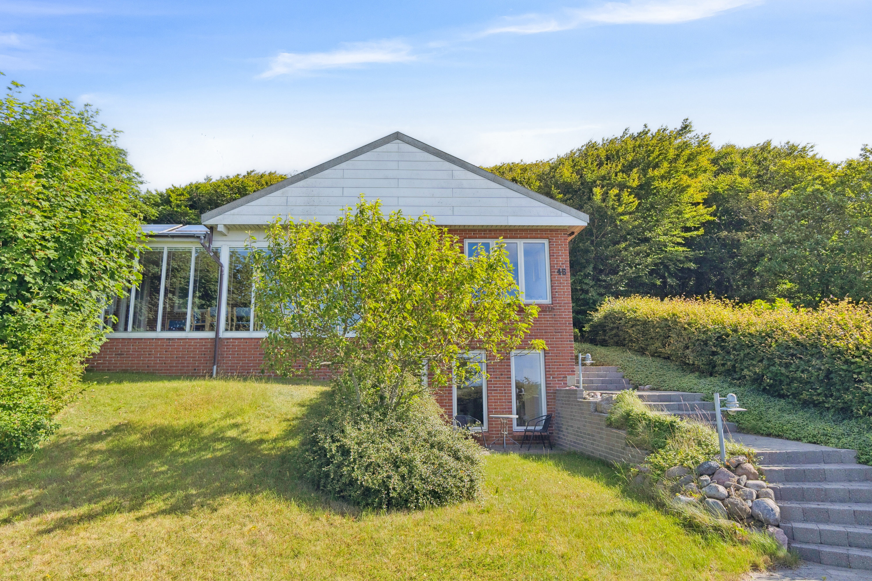 Fremhævet set fra haven billede i fuldskærmstilstand. Billede af Brendgårdvej 45, Ydby, 7760 Hurup Thy