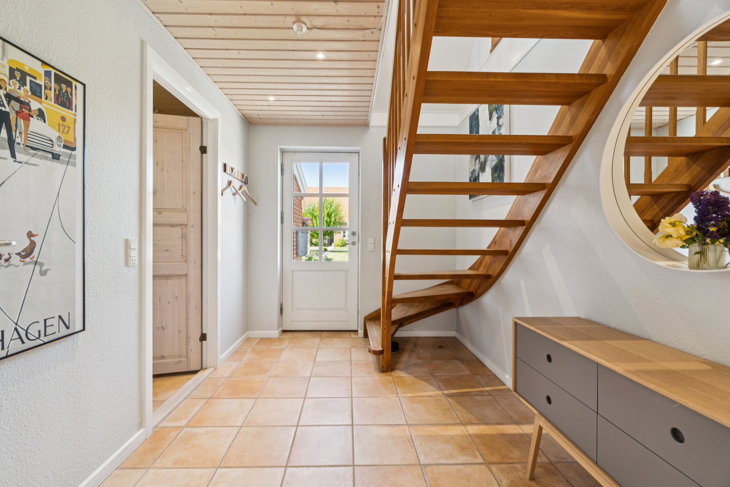 Fremhævet gang billede i fuldskærmstilstand. Billede af Østre Messegade 9A, 2650 Hvidovre