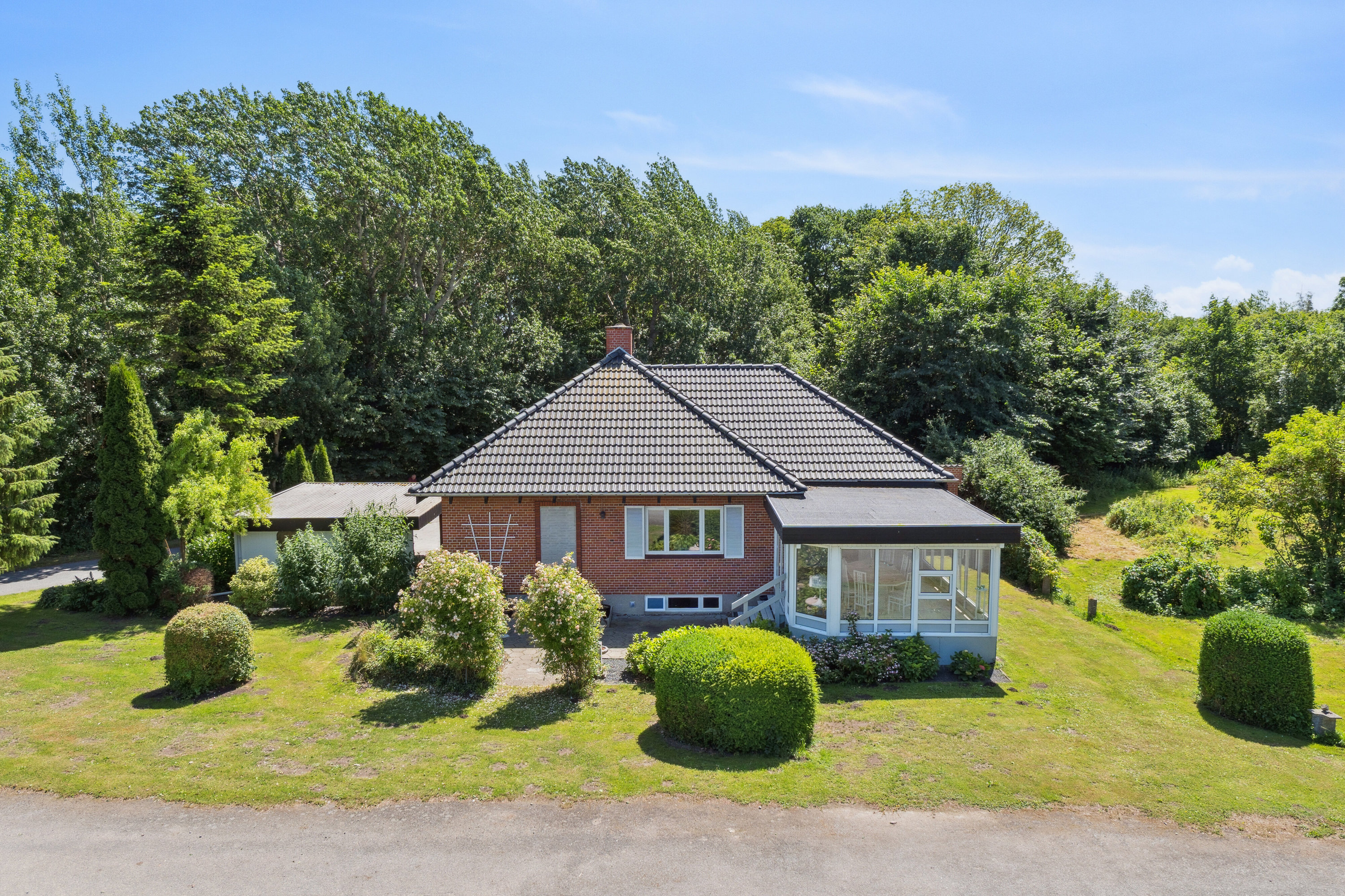 Miniaturebillede 1: set fra haven. Billede af Egense Bygade 12, Egense, 5450 Otterup