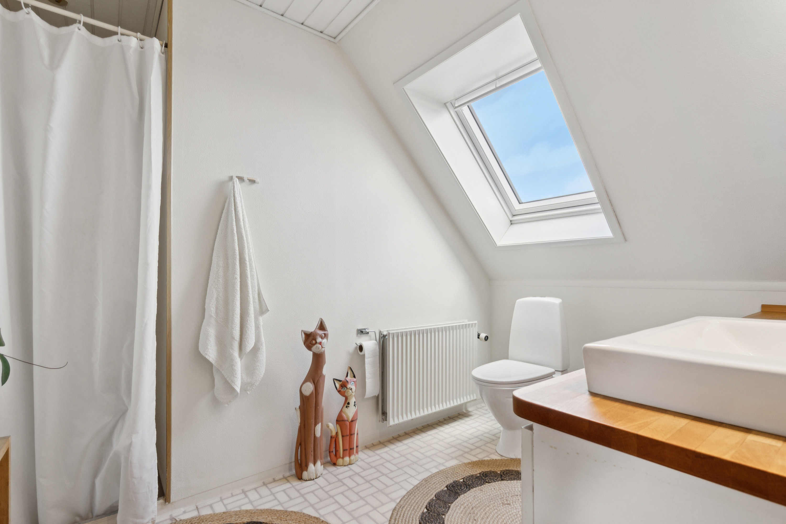 Fremhævet badeværelse billede i fuldskærmstilstand. Billede af Bøgebakken 22, Ræhr, 7730 Hanstholm