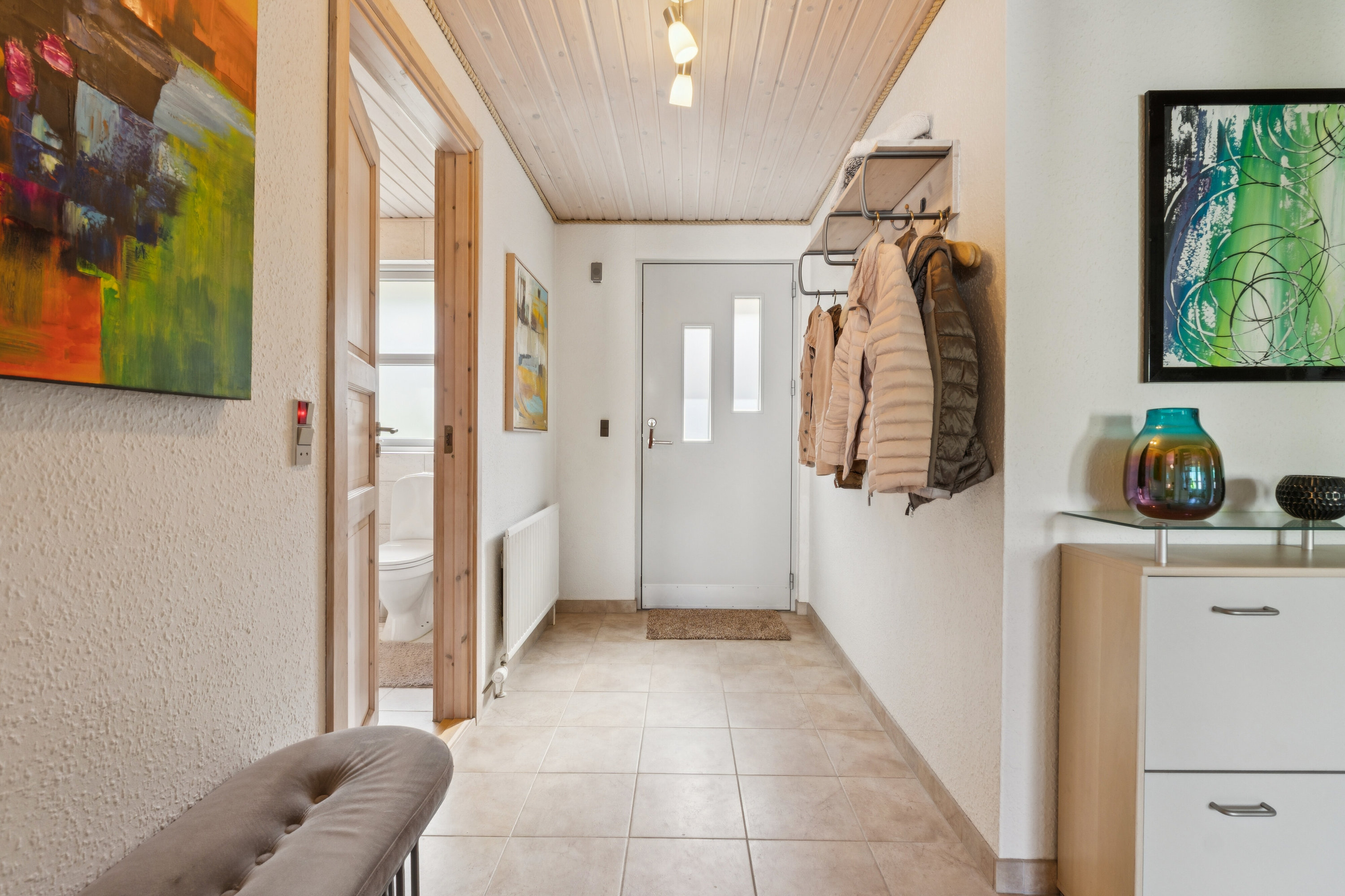 Fremhævet gang billede i fuldskærmstilstand. Billede af Åsumvej 129, 5240 Odense NØ